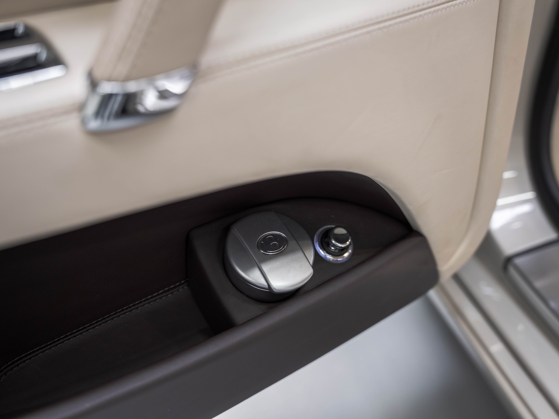 BENTLEY Flying Spur 6.0-image-20