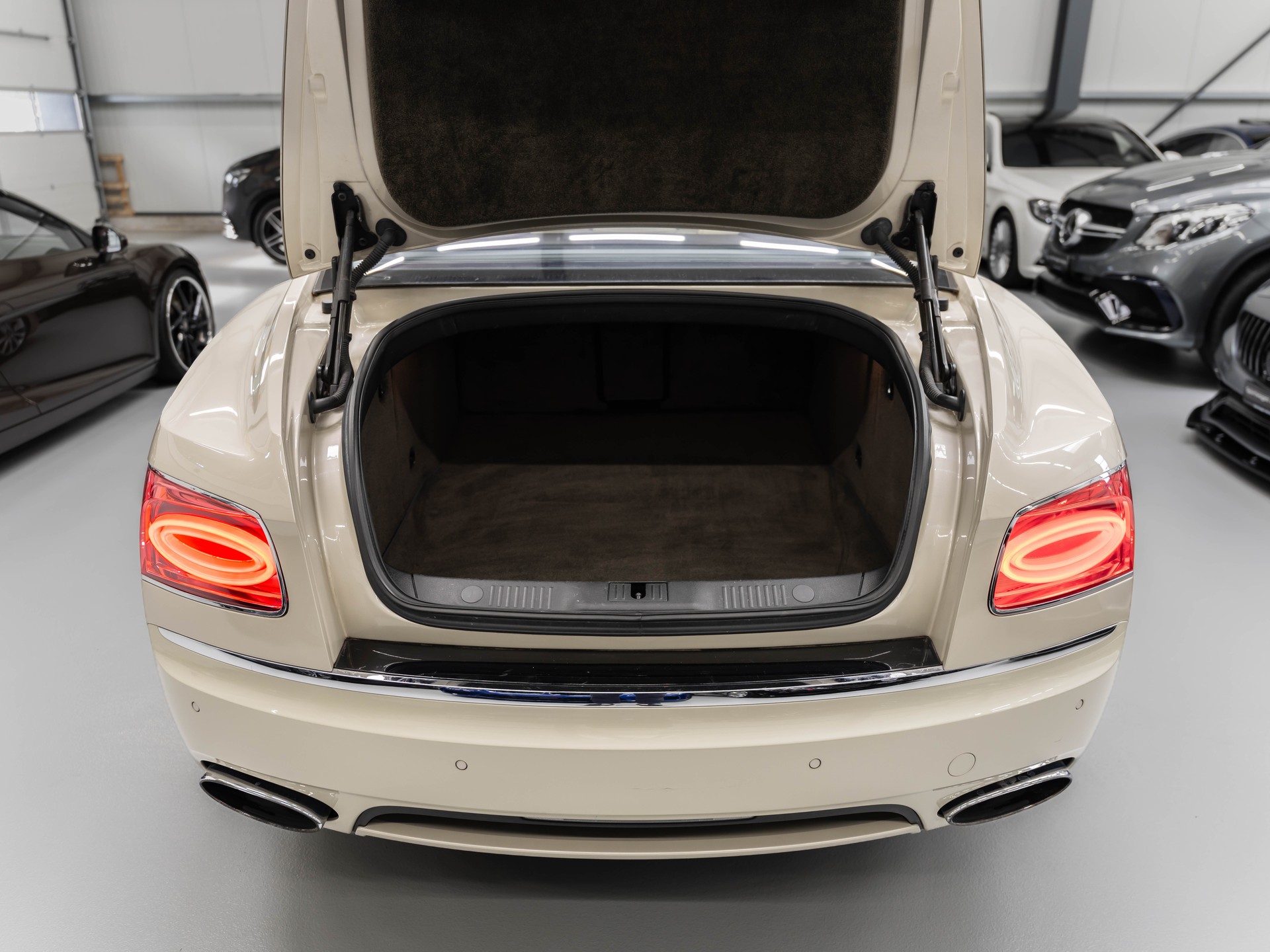 BENTLEY Flying Spur 6.0-image-29