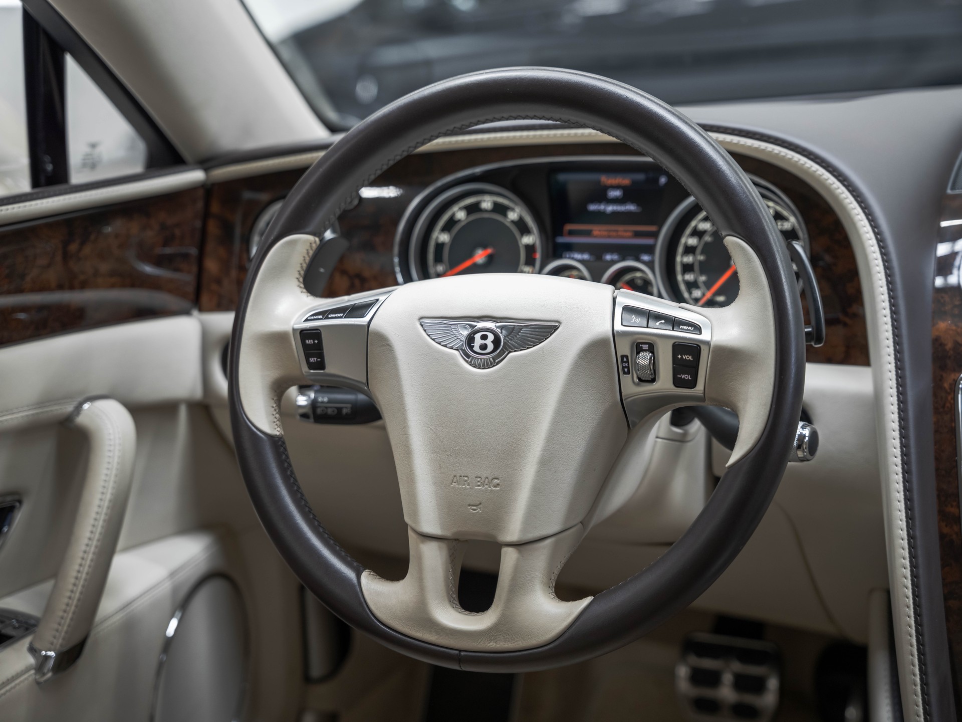 BENTLEY Flying Spur 6.0-image-22