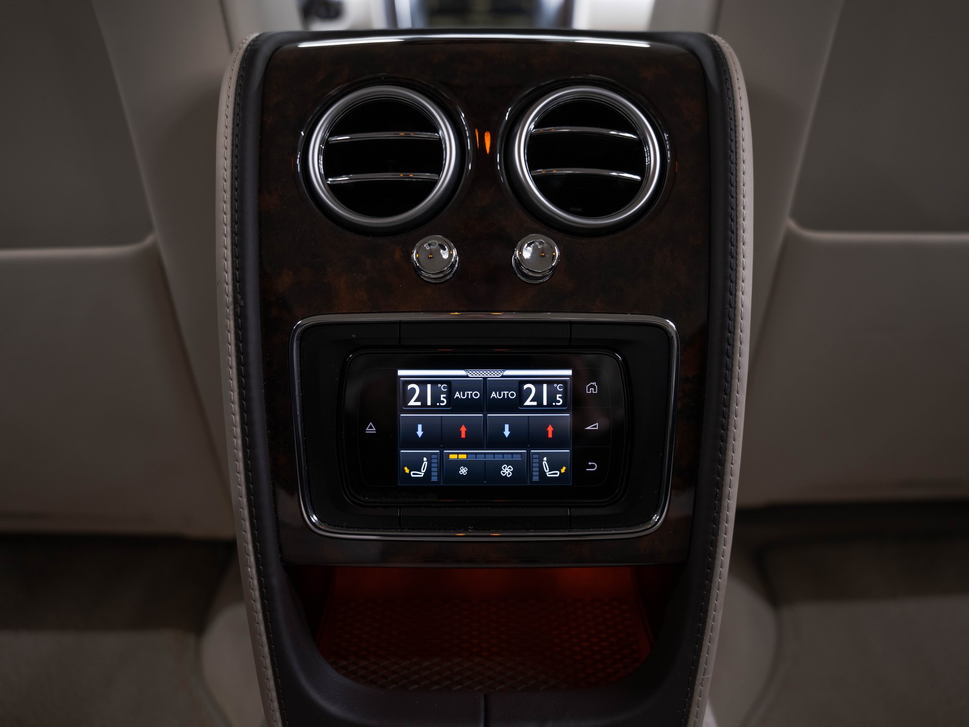 BENTLEY Flying Spur 6.0-image-21