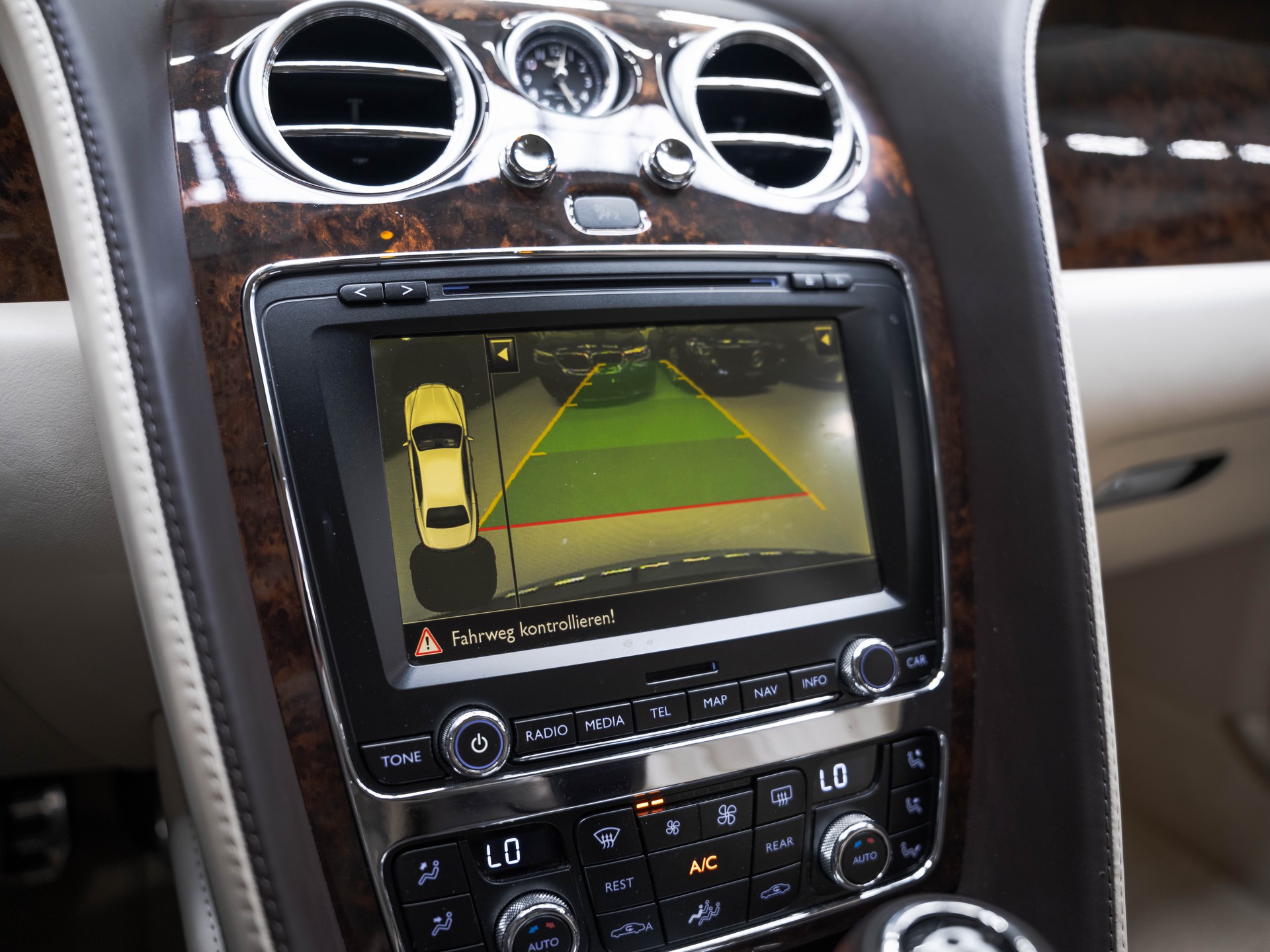 BENTLEY Flying Spur 6.0-image-25