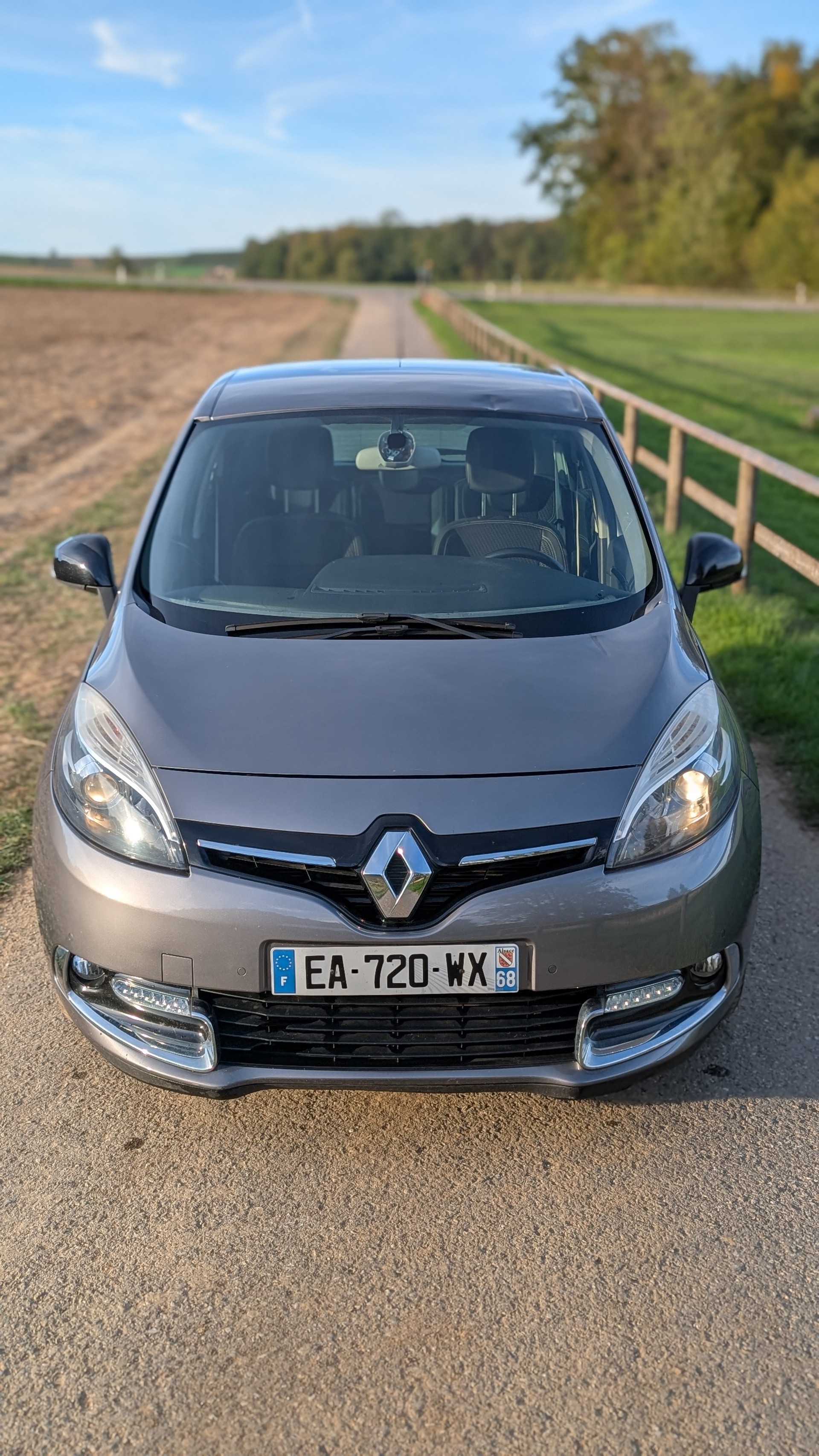 RENAULT Grand Scénic 1.6 dCi Bose-image-1