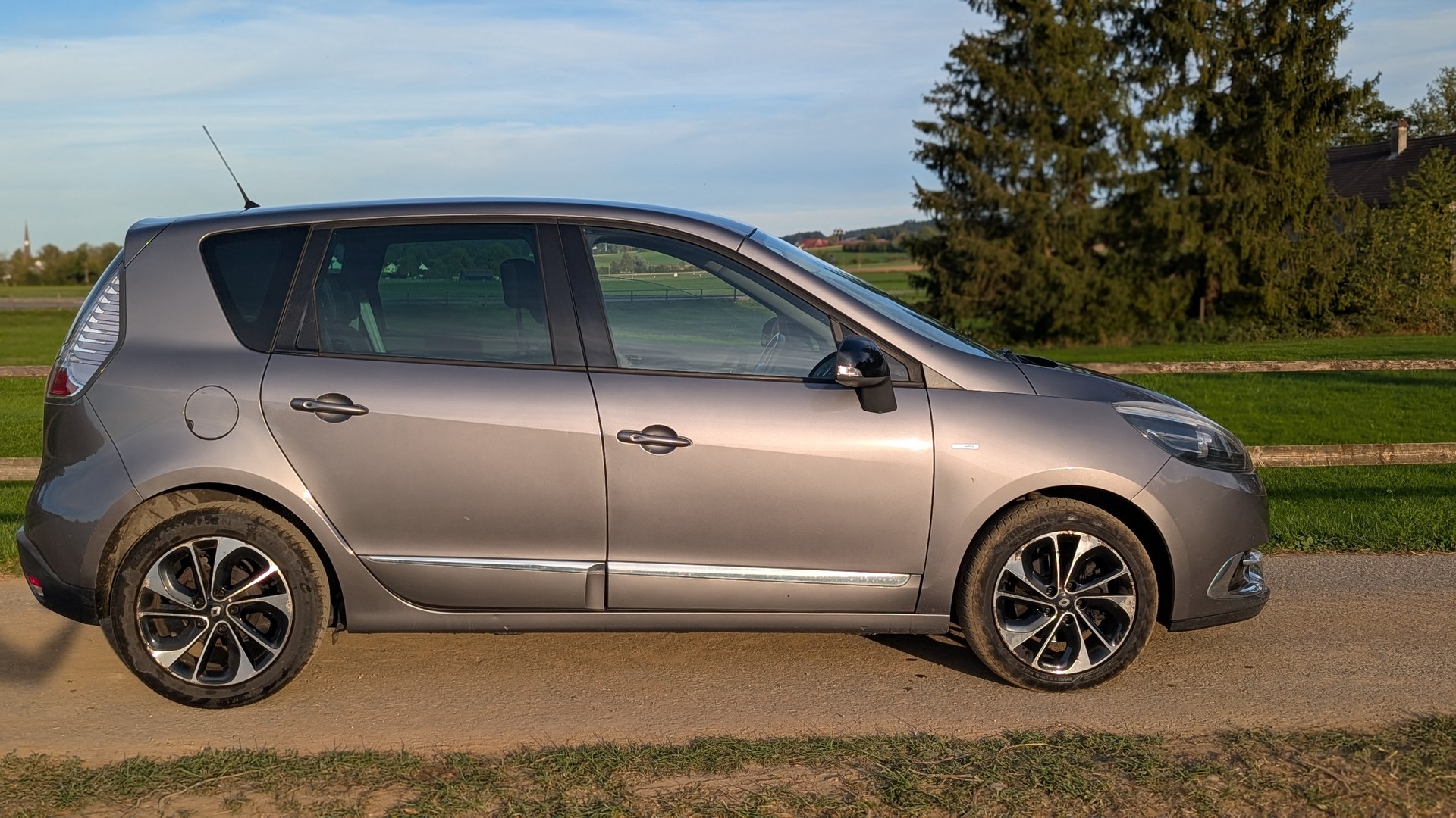 RENAULT Grand Scénic 1.6 dCi Bose-image-14