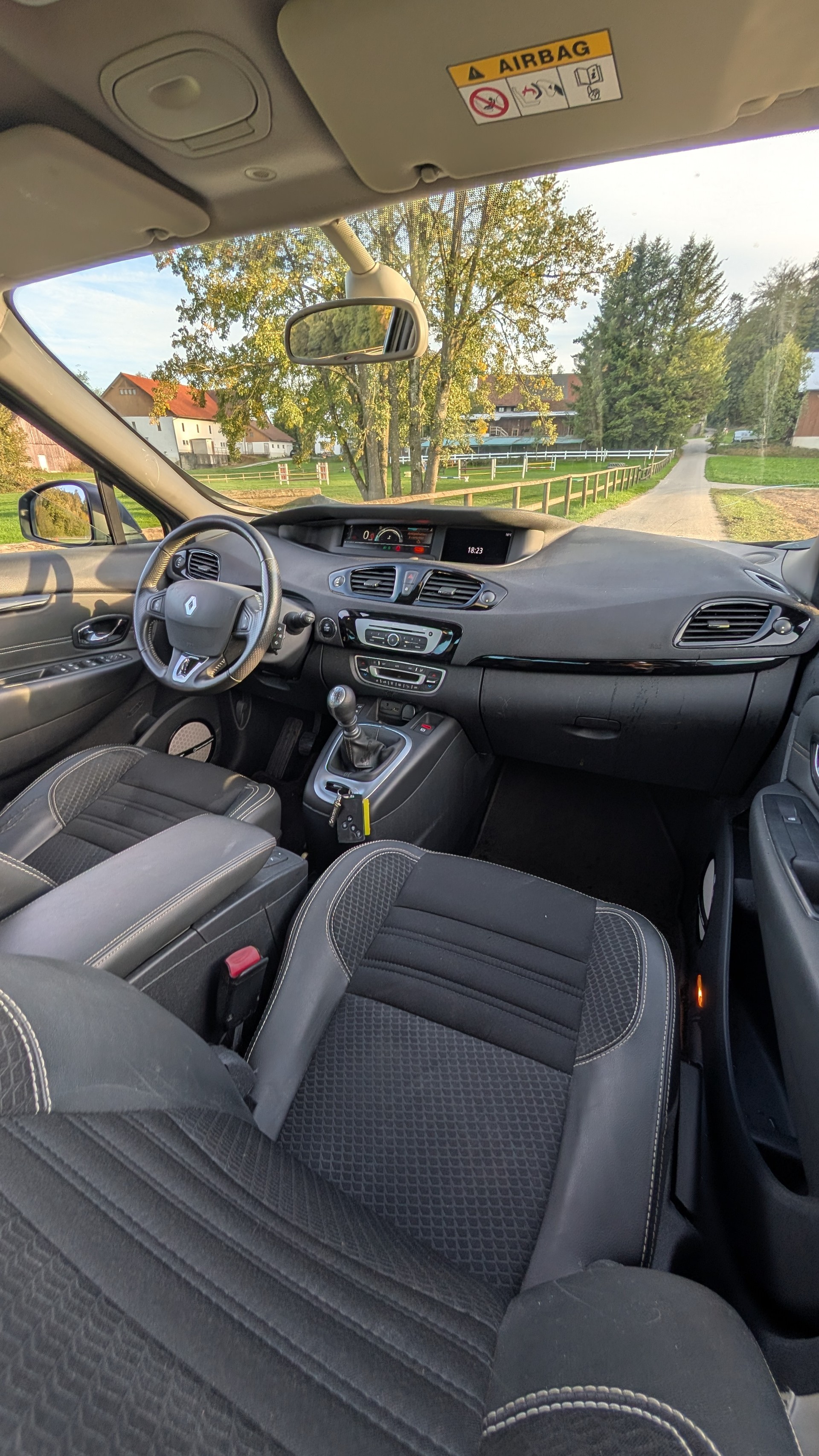 RENAULT Grand Scénic 1.6 dCi Bose-image-15