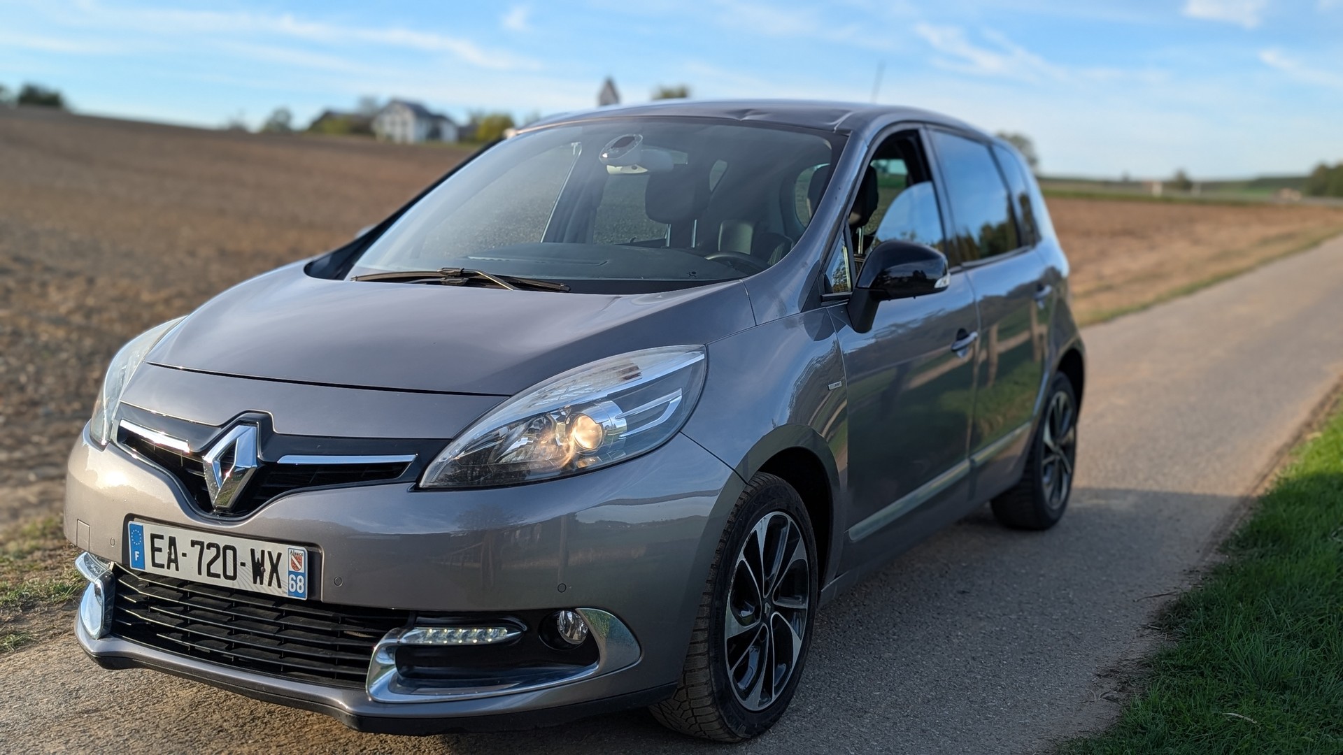 RENAULT Grand Scénic 1.6 dCi Bose-image-0