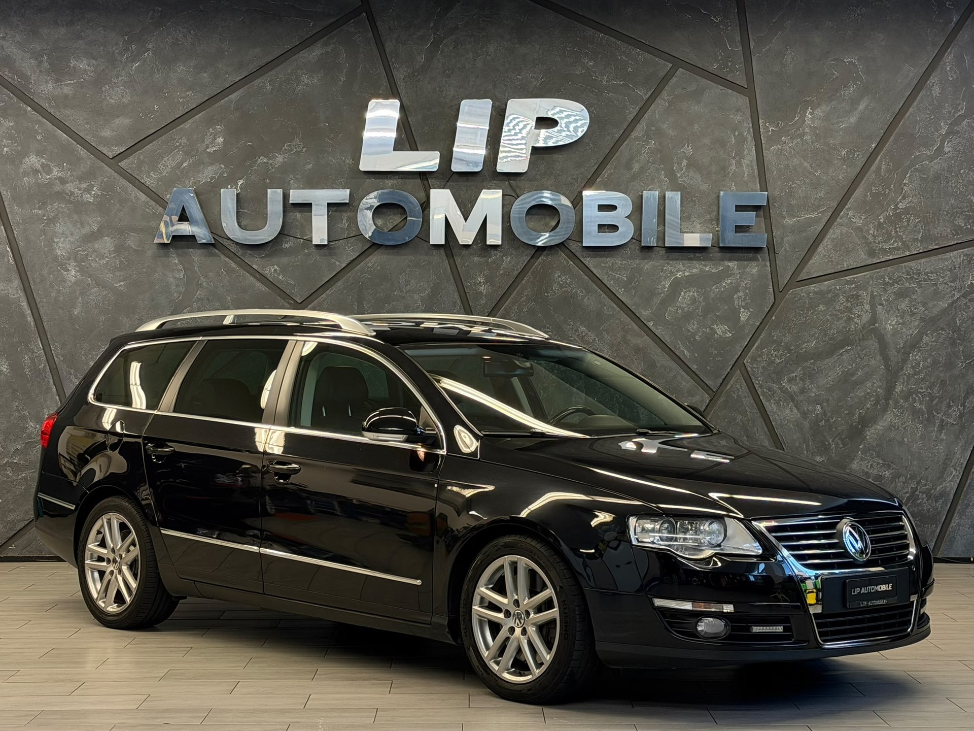 VW Passat Variant 3.2 V6 FSI Highline 4Motion-image-2