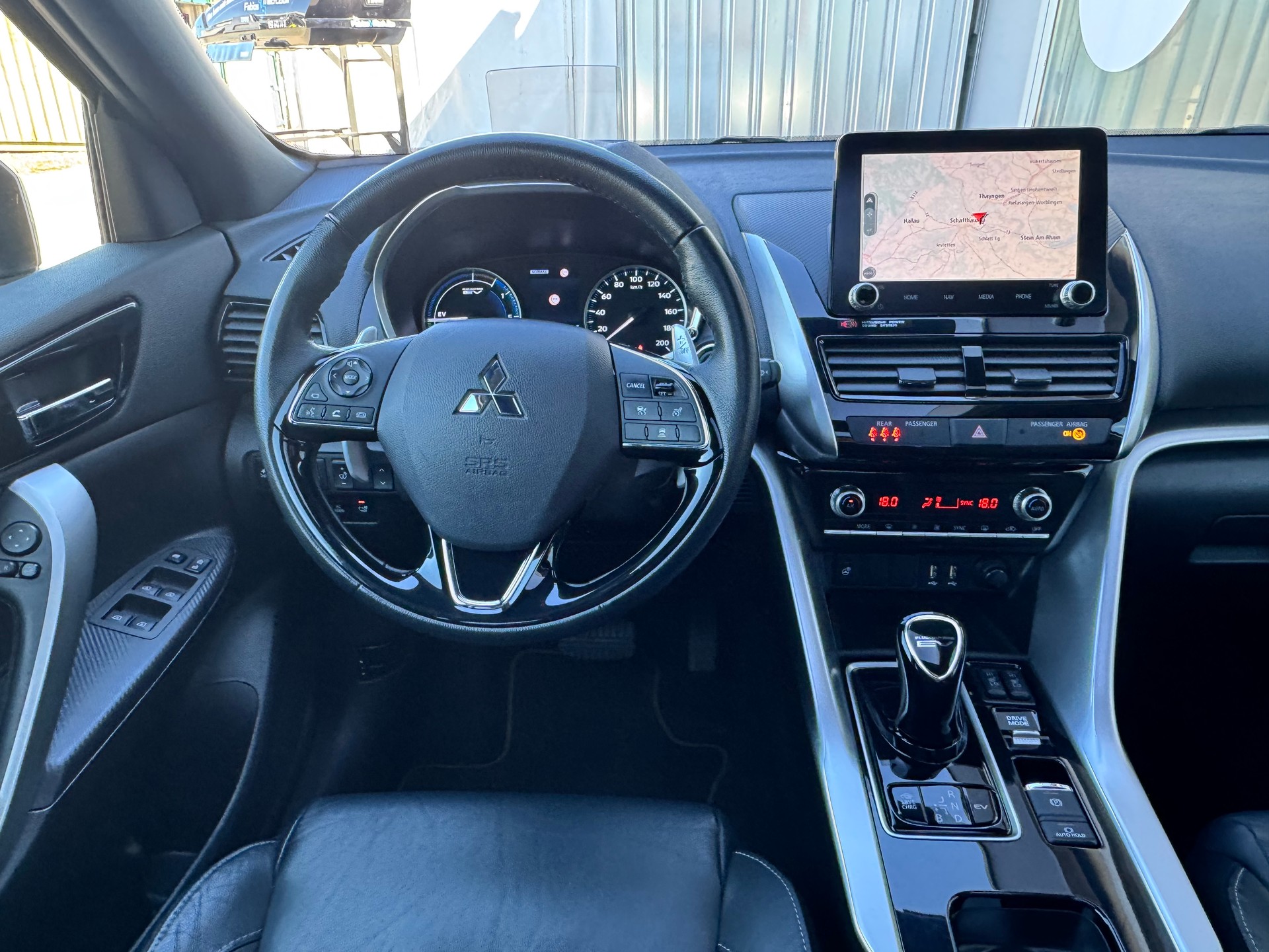 MITSUBISHI Eclipse Cross 2.4 PHEV Instyle+4x4+LED Scheinwerfer+Panorama-Schiebedach+Keyless+ACC+Leder+Navigation+Rückfahrkamera+AHK+-image-15