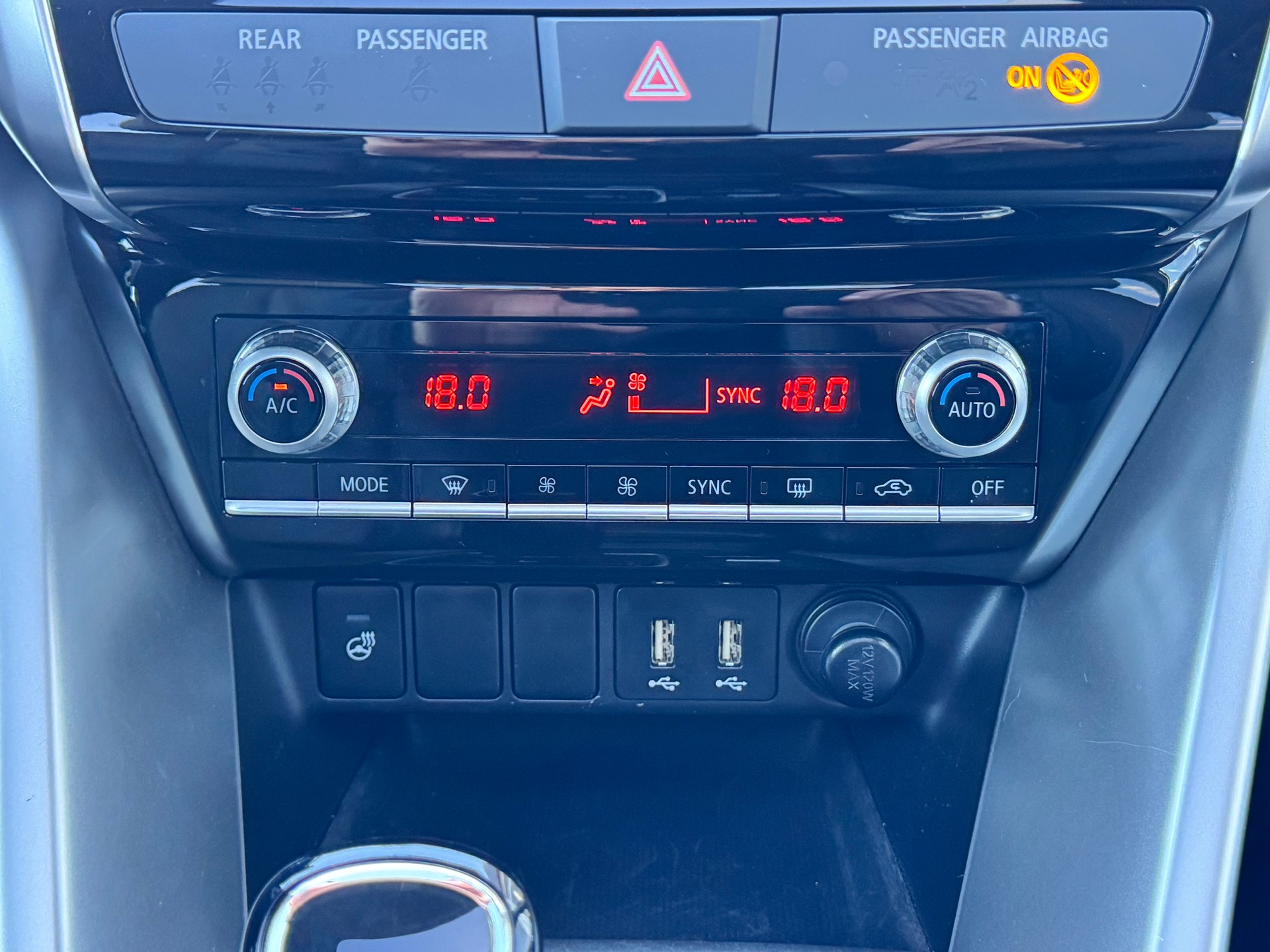 MITSUBISHI Eclipse Cross 2.4 PHEV Instyle+4x4+LED Scheinwerfer+Panorama-Schiebedach+Keyless+ACC+Leder+Navigation+Rückfahrkamera+AHK+-image-22