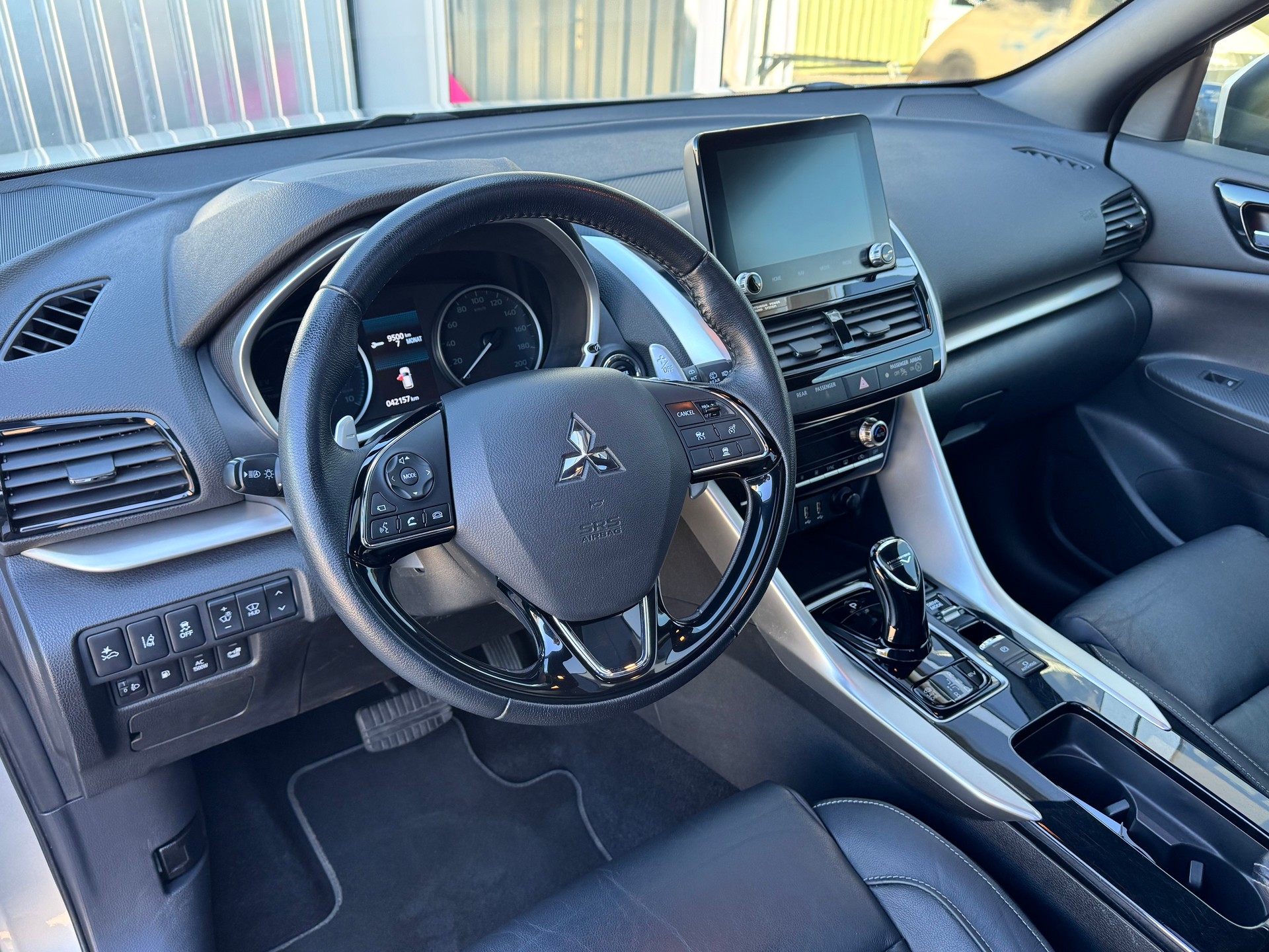 MITSUBISHI Eclipse Cross 2.4 PHEV Instyle+4x4+LED Scheinwerfer+Panorama-Schiebedach+Keyless+ACC+Leder+Navigation+Rückfahrkamera+AHK+-image-13