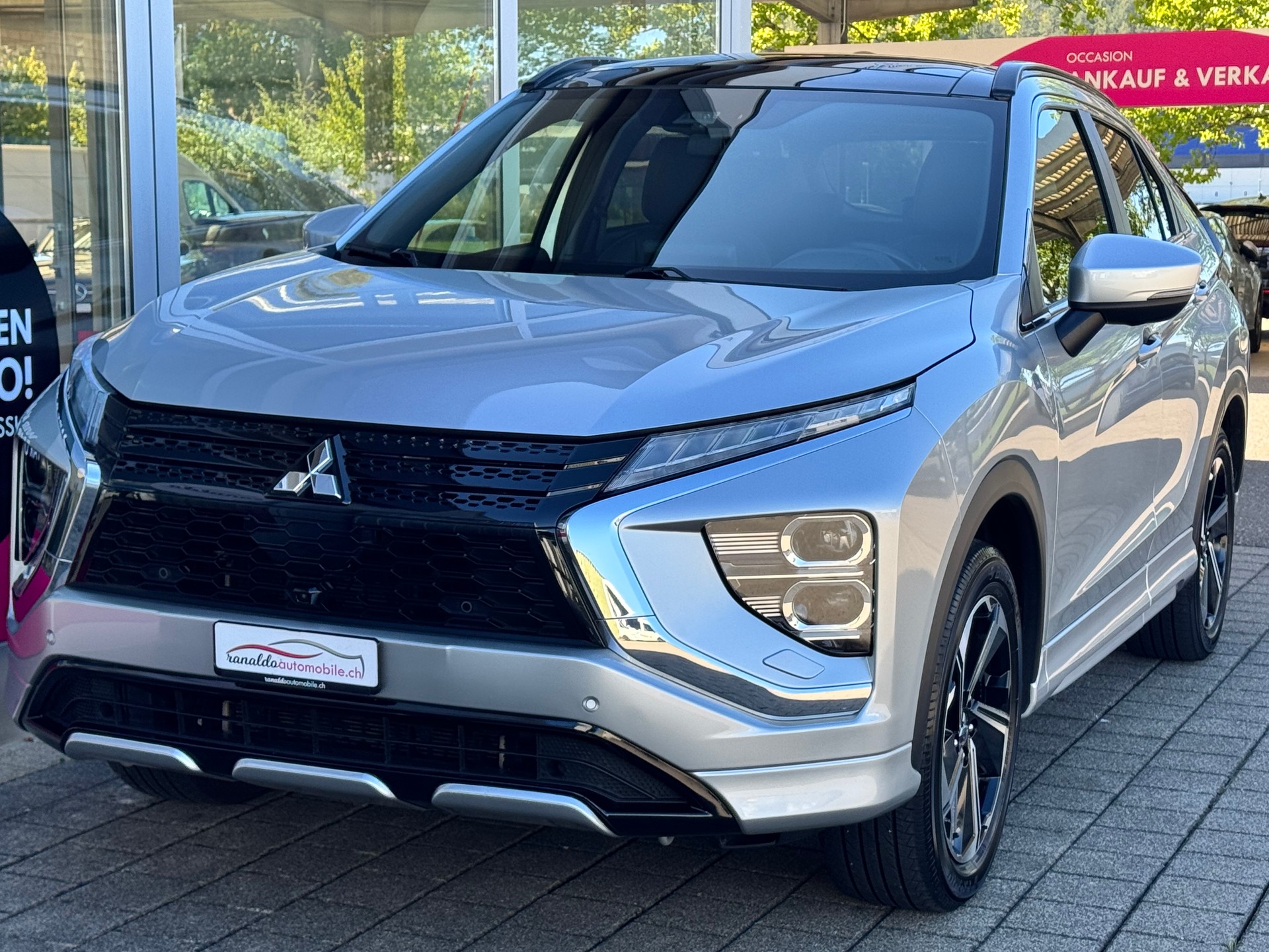 MITSUBISHI Eclipse Cross 2.4 PHEV Instyle+4x4+LED Scheinwerfer+Panorama-Schiebedach+Keyless+ACC+Leder+Navigation+Rückfahrkamera+AHK+-image-1