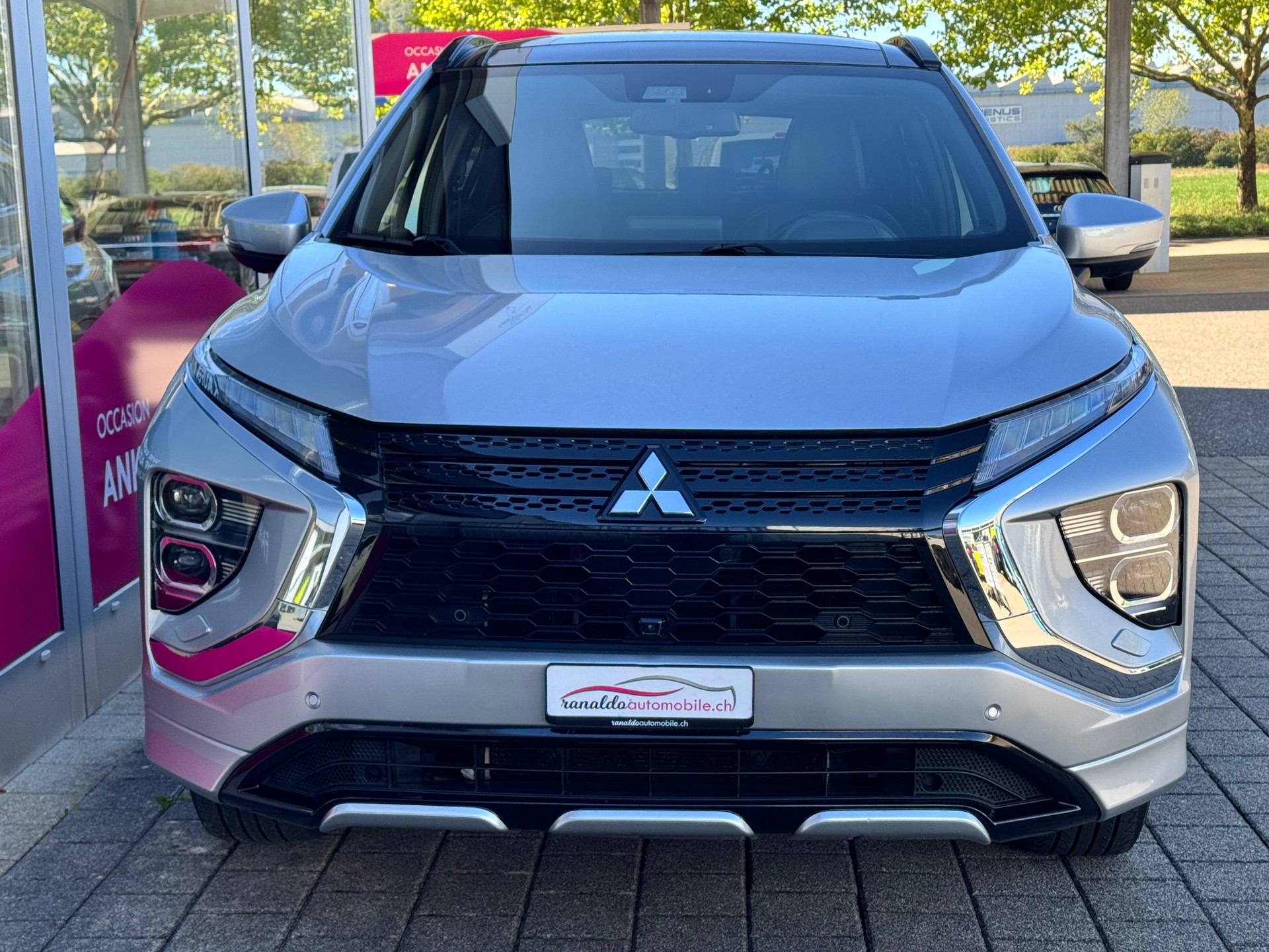 MITSUBISHI Eclipse Cross 2.4 PHEV Instyle+4x4+LED Scheinwerfer+Panorama-Schiebedach+Keyless+ACC+Leder+Navigation+Rückfahrkamera+AHK+-image-3