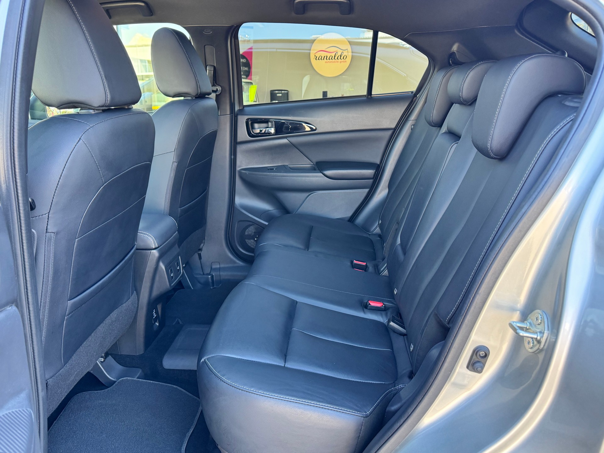 MITSUBISHI Eclipse Cross 2.4 PHEV Instyle+4x4+LED Scheinwerfer+Panorama-Schiebedach+Keyless+ACC+Leder+Navigation+Rückfahrkamera+AHK+-image-9