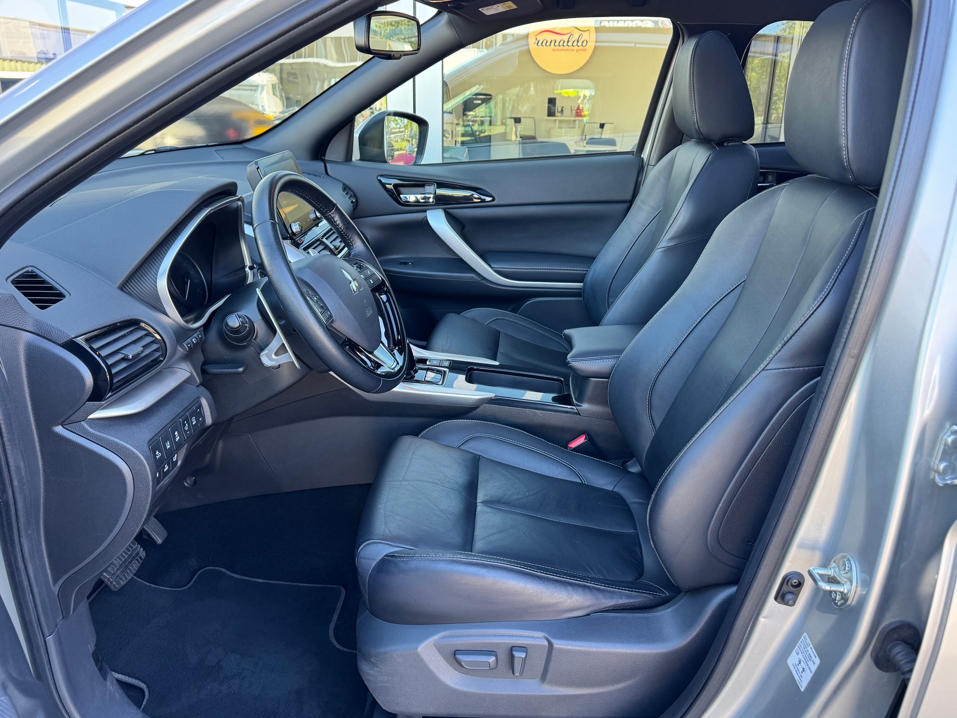 MITSUBISHI Eclipse Cross 2.4 PHEV Instyle+4x4+LED Scheinwerfer+Panorama-Schiebedach+Keyless+ACC+Leder+Navigation+Rückfahrkamera+AHK+-image-12