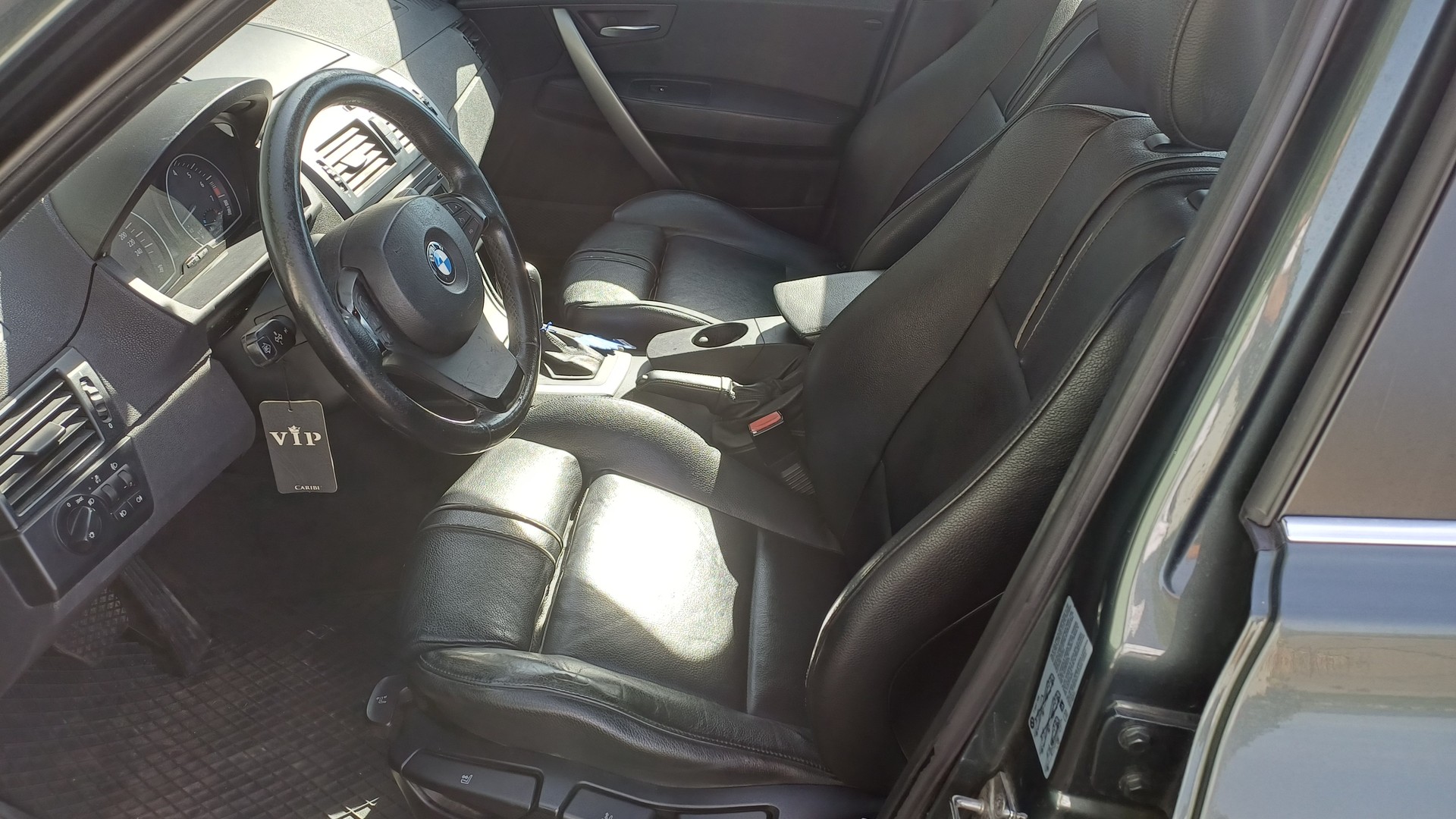 BMW X3 3.0i-image-8
