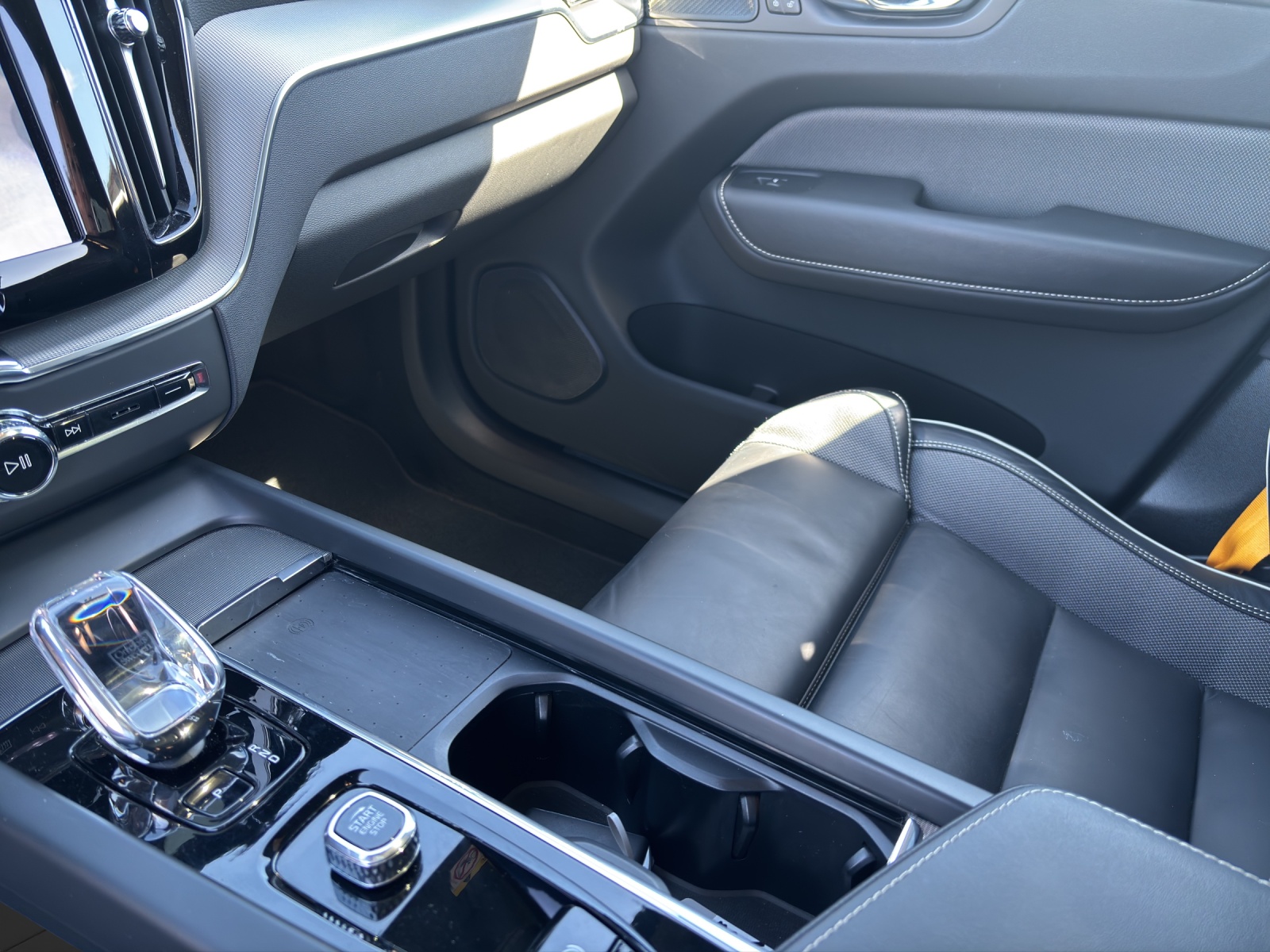 VOLVO XC60 2.0 T8 TE Polestar eAWD-image-10