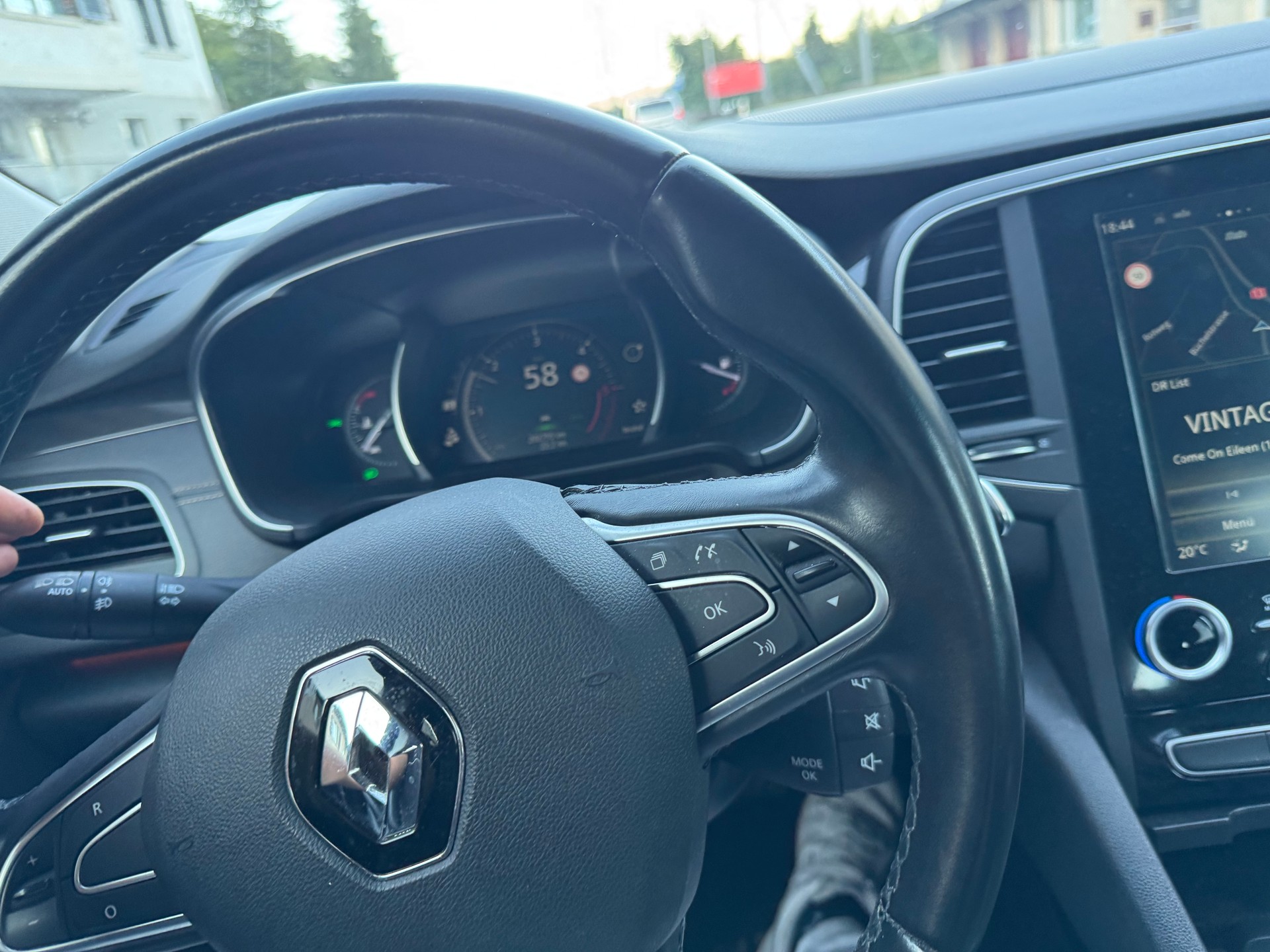 RENAULT Talisman Grandtour 1.6 dCi Intens EDC-image-11