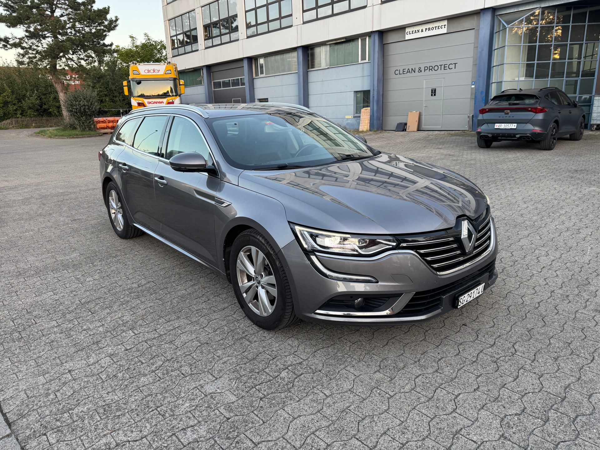 RENAULT Talisman Grandtour 1.6 dCi Intens EDC-image-1