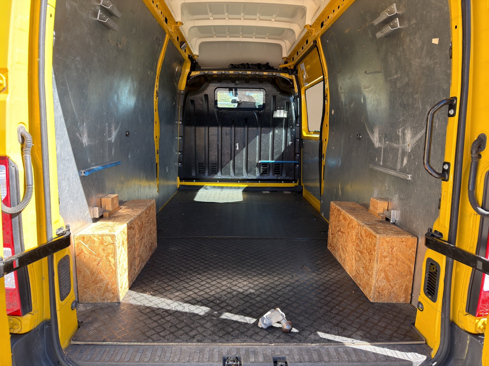 RENAULT Master T35 2.3dCi 135 L3H3 Klima , 3 Sitz , Anhänger 2500 KG , Rückfahrkamera.-image-16