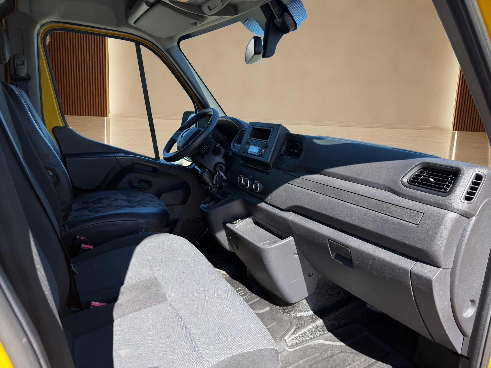 RENAULT Master T35 2.3dCi 135 L3H3 Klima , 3 Sitz , Anhänger 2500 KG , Rückfahrkamera.-image-10