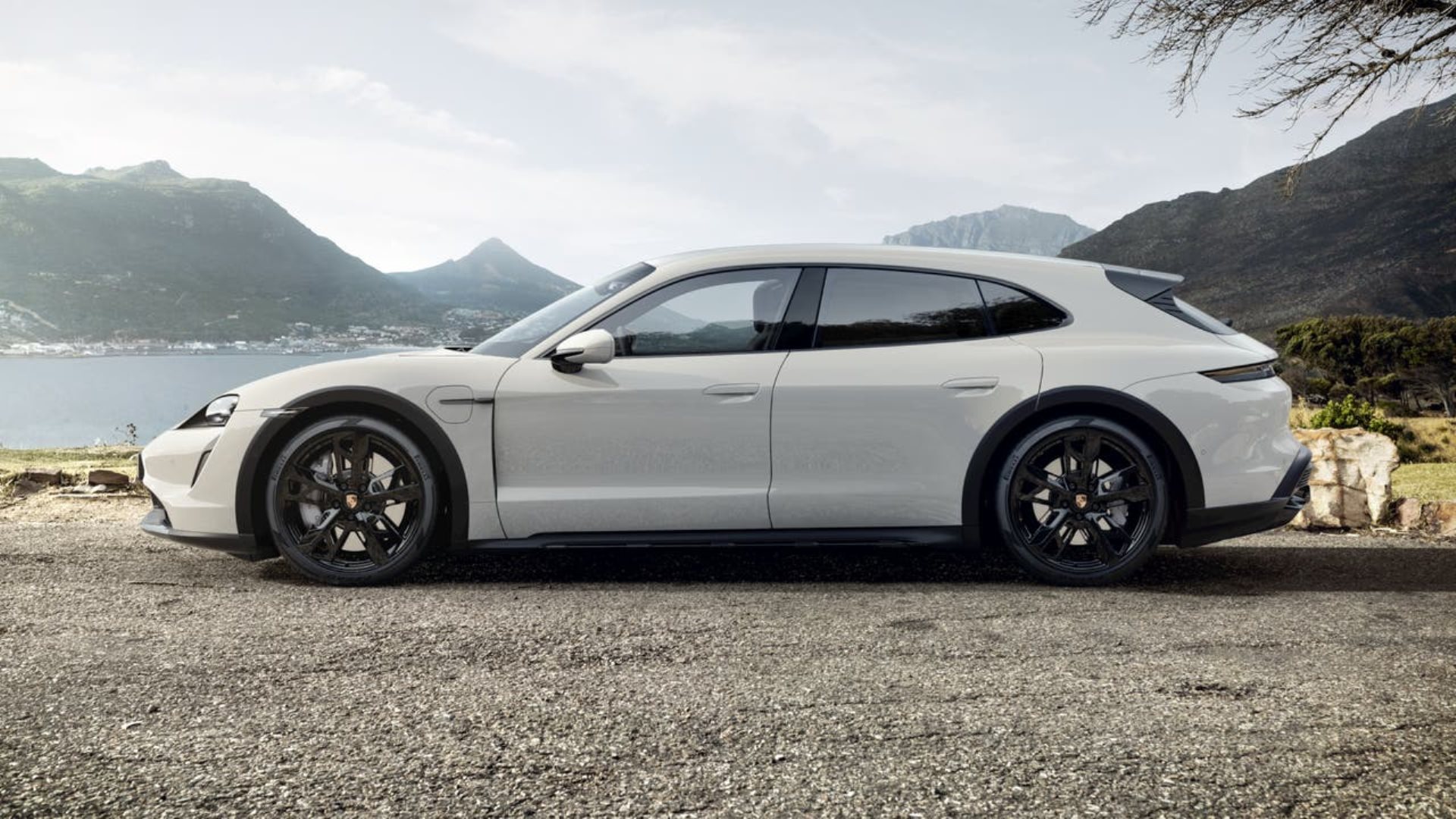 PORSCHE Taycan Turbo Cross Turismo-image-1