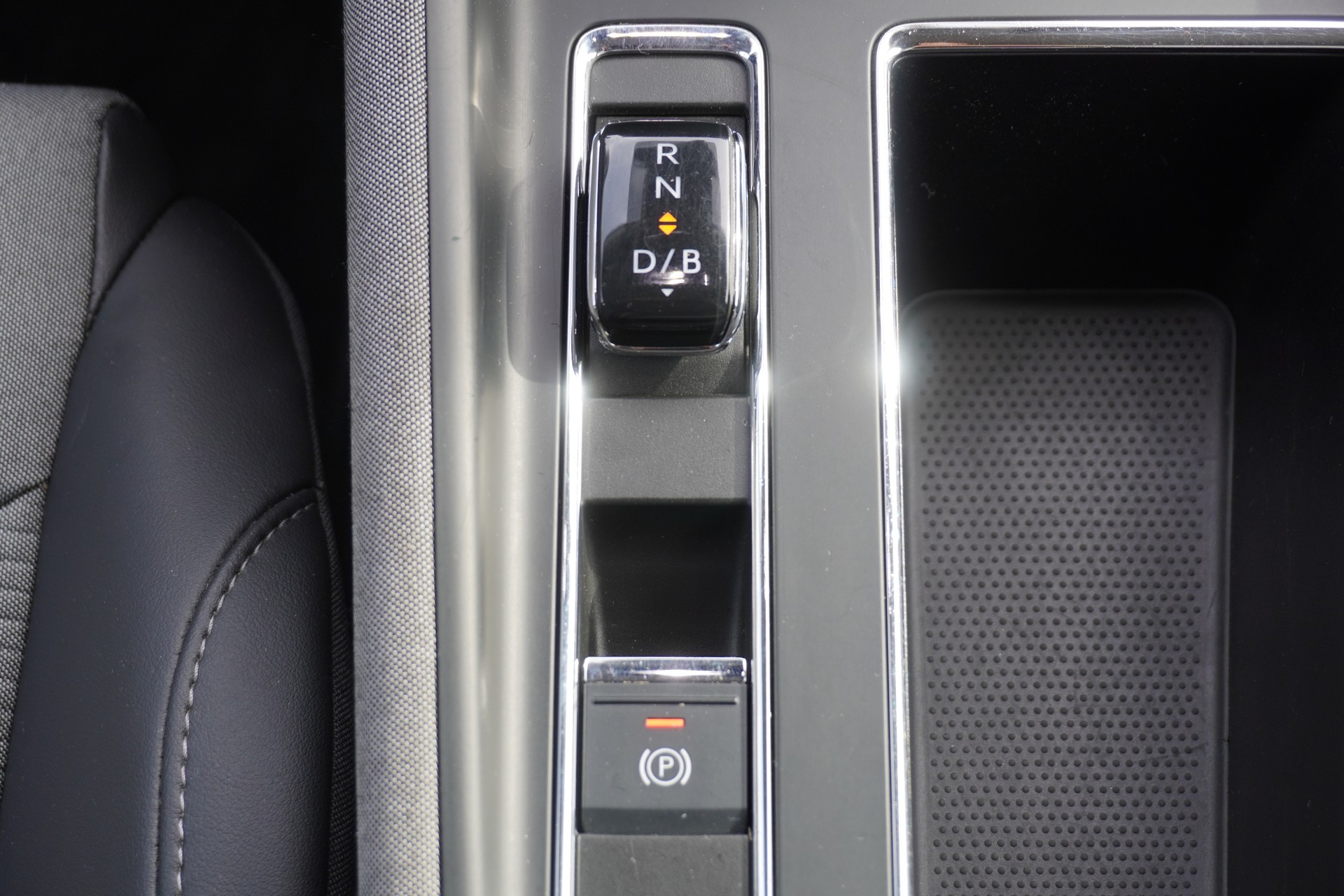 SKODA Enyaq iV 80-image-18