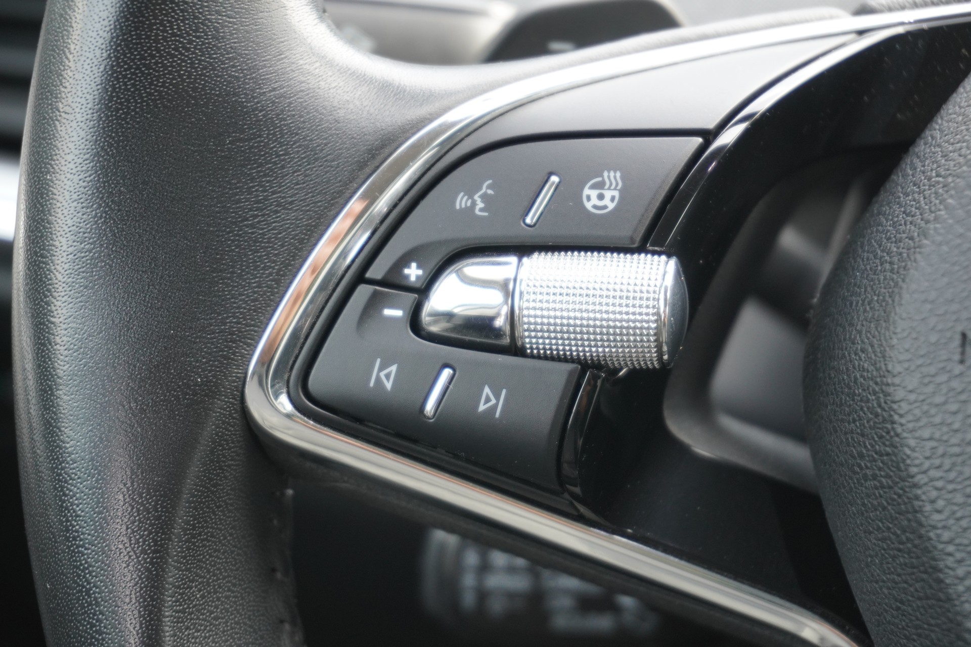 SKODA Enyaq iV 80-image-21