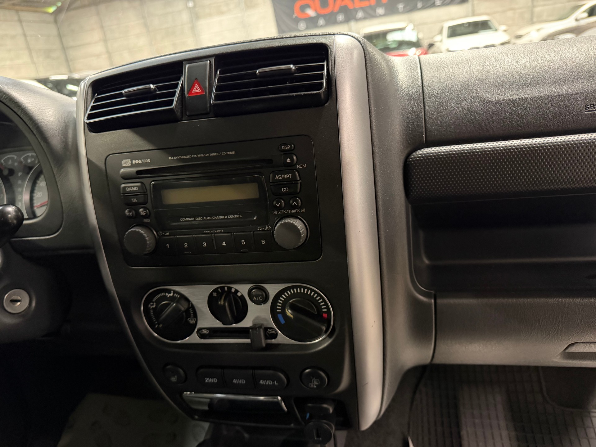 SUZUKI Jimny 1.3 16V GL Top-image-14