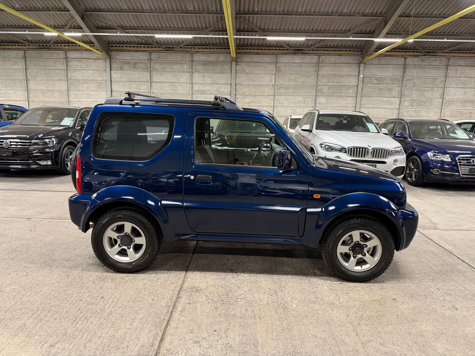 SUZUKI Jimny 1.3 16V GL Top-showroom-element-3