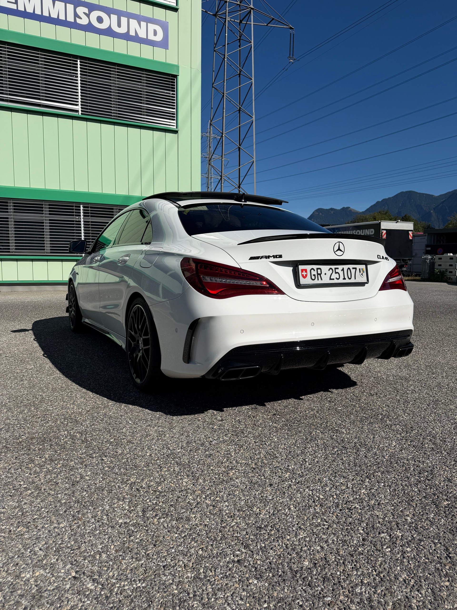 MERCEDES-BENZ CLA 45 AMG-image-1