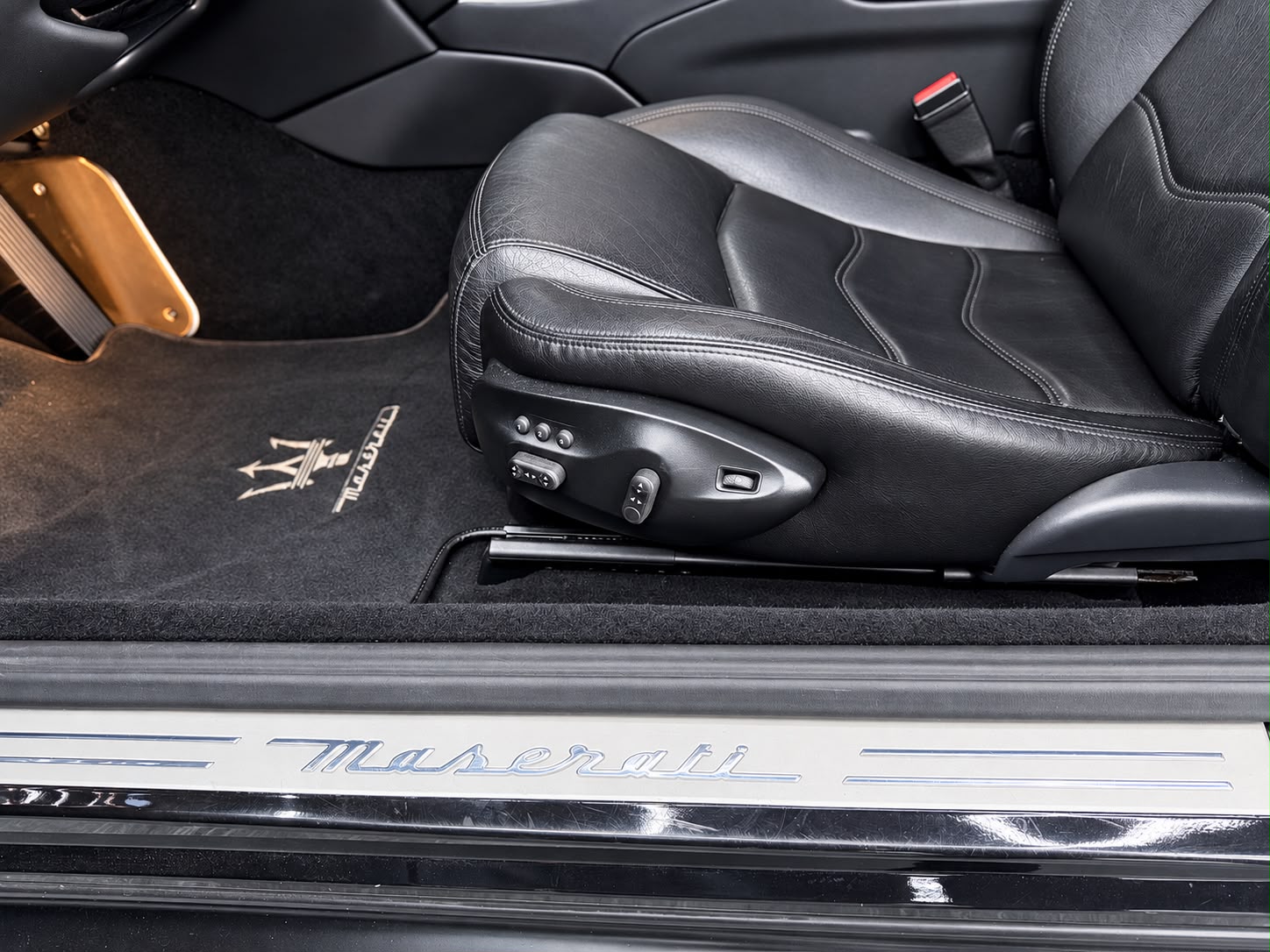 MASERATI GranTurismo S Automatica-image-13