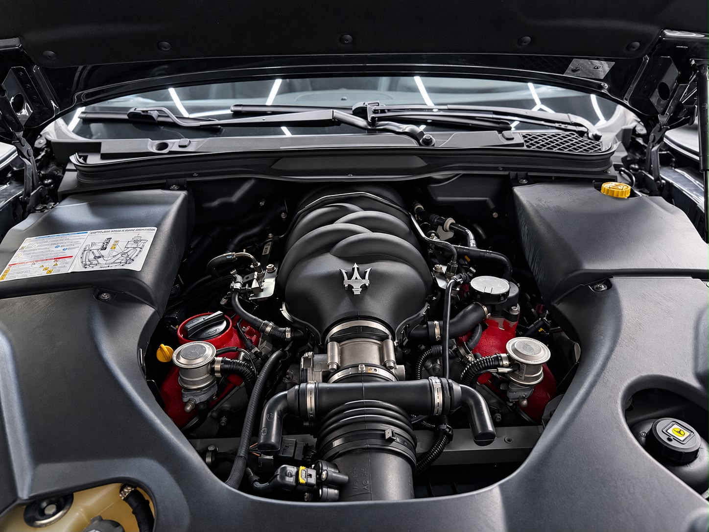 MASERATI GranTurismo S Automatica-image-24