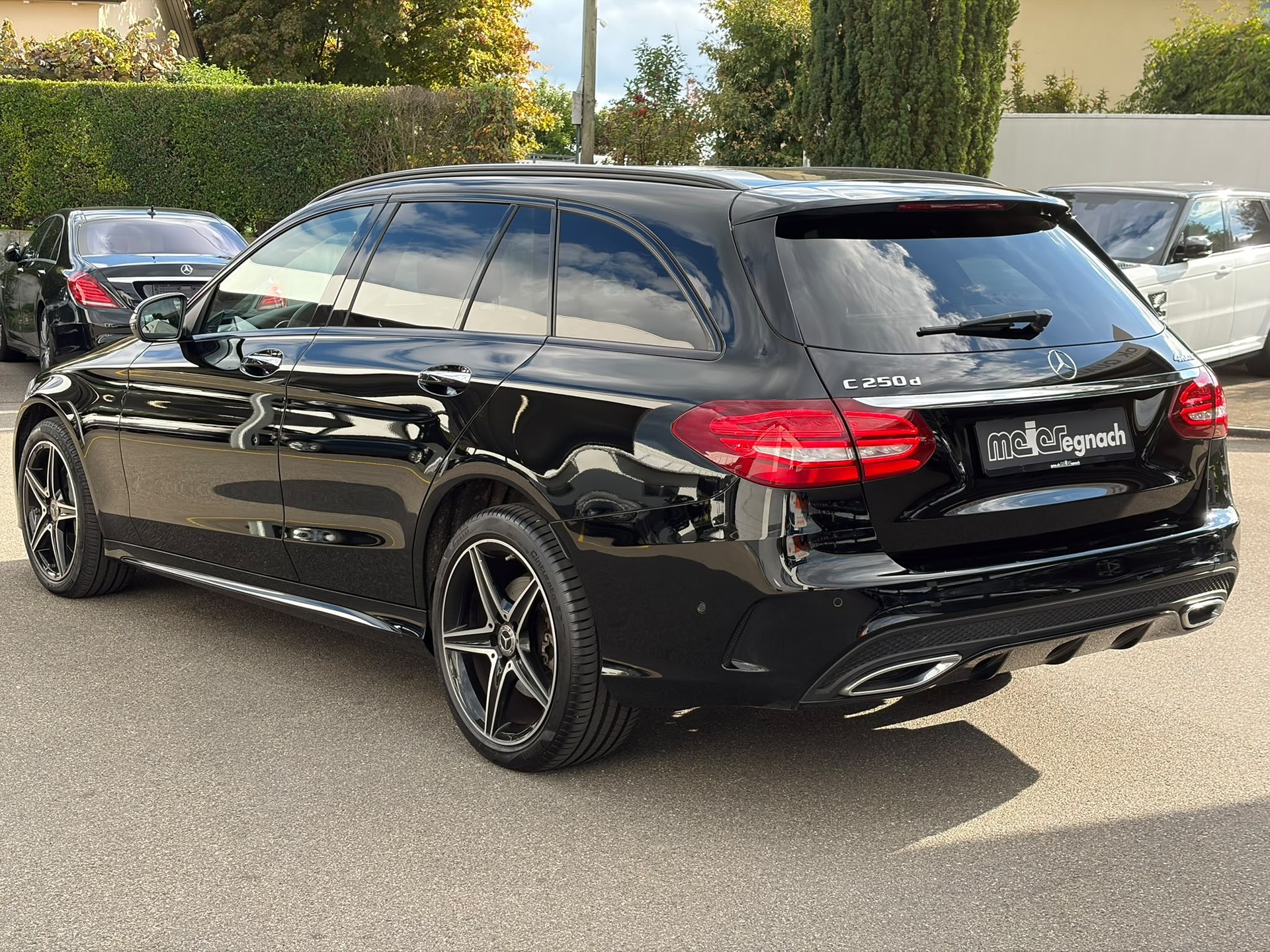 MERCEDES-BENZ C 250 d Swiss Star AMG Line 4Matic 9G-Tronic-image-5