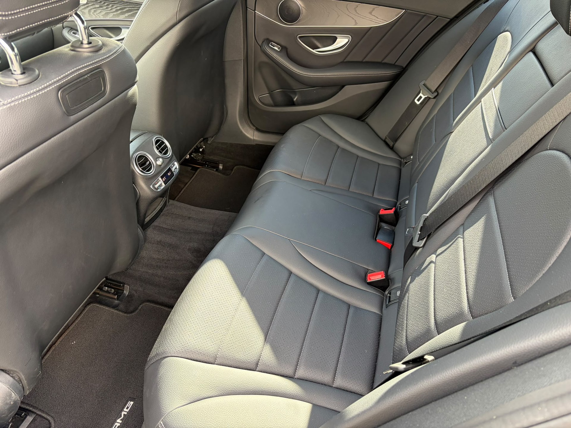 MERCEDES-BENZ C 250 d Swiss Star AMG Line 4Matic 9G-Tronic-image-14