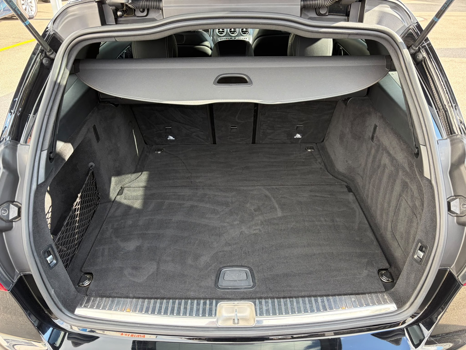 MERCEDES-BENZ C 250 d Swiss Star AMG Line 4Matic 9G-Tronic-image-7