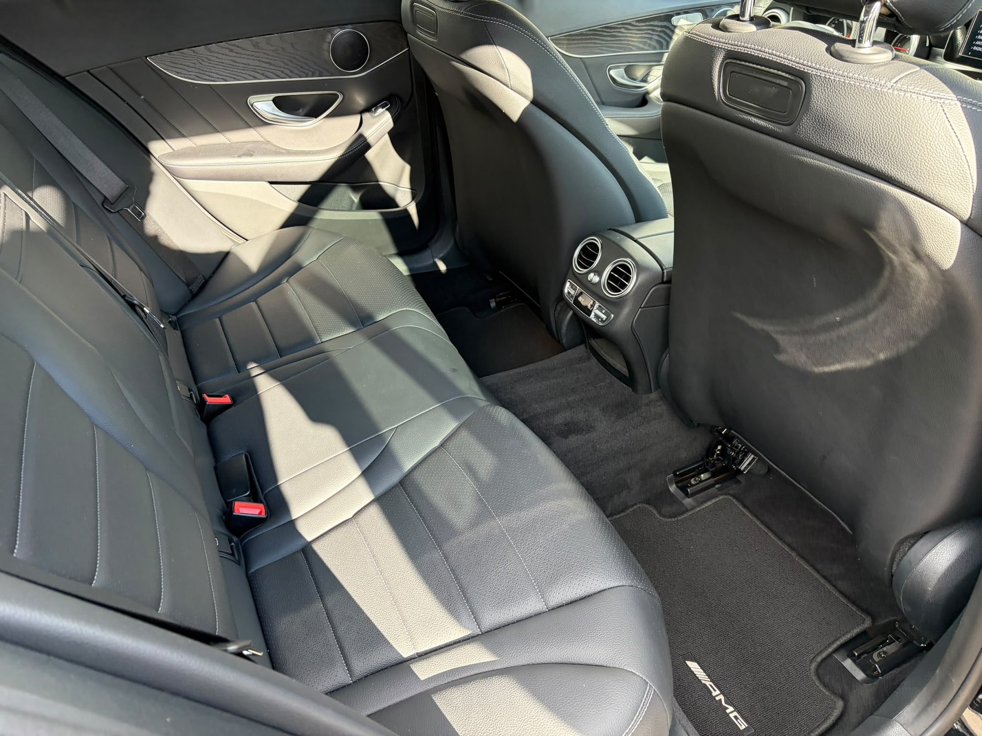 MERCEDES-BENZ C 250 d Swiss Star AMG Line 4Matic 9G-Tronic-image-15