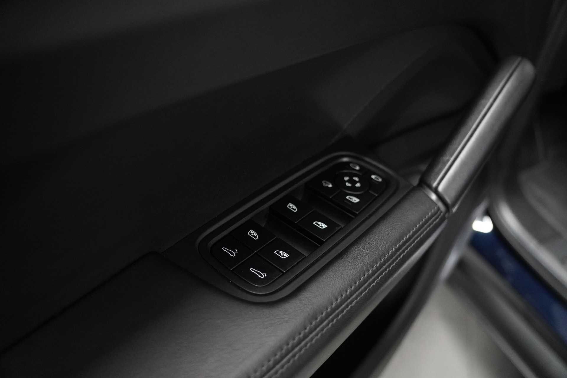 PORSCHE Cayenne Turbo GT-image-22