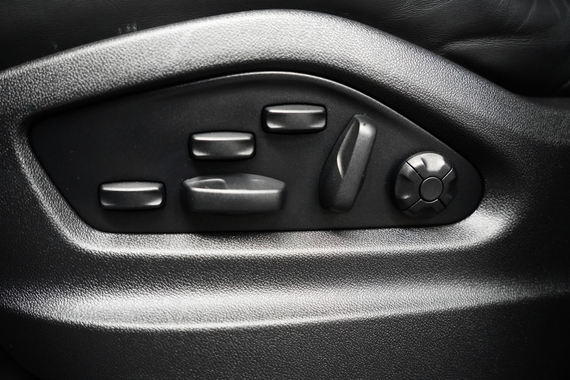 PORSCHE Cayenne Turbo GT-image-16