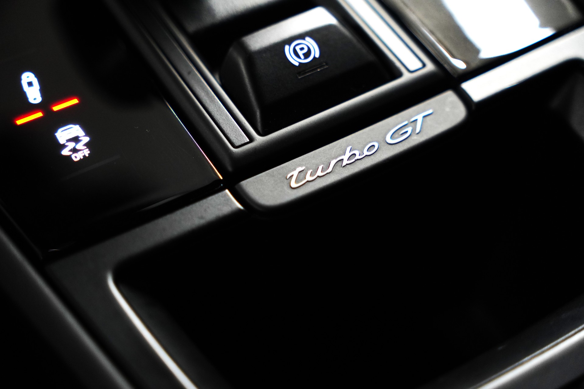 PORSCHE Cayenne Turbo GT-image-15
