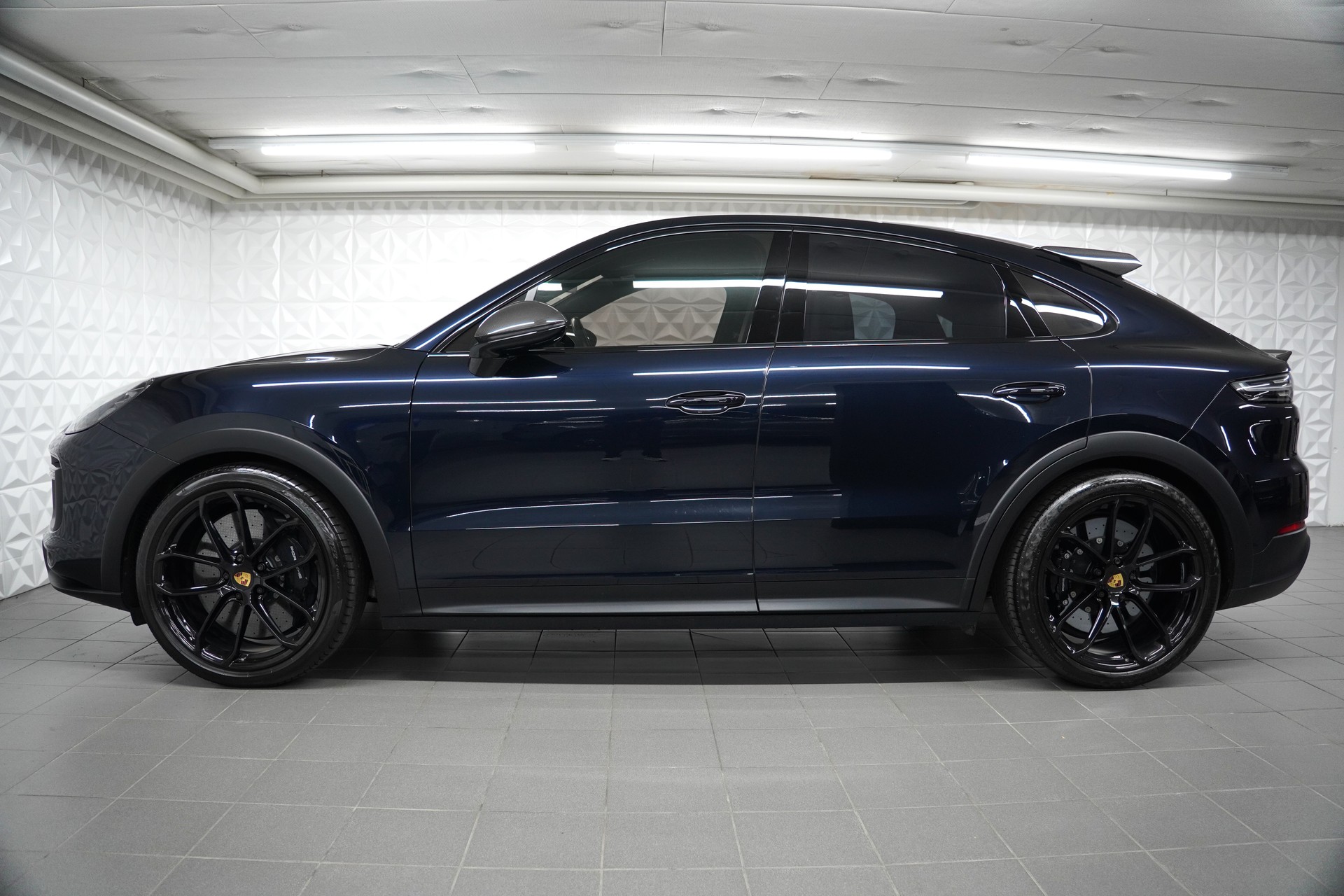 PORSCHE Cayenne Turbo GT-image-1