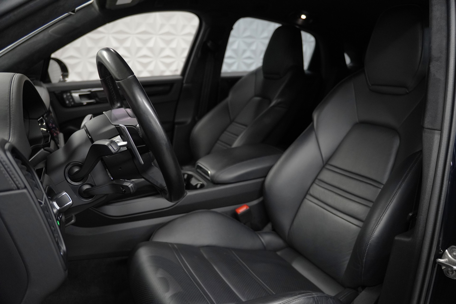 PORSCHE Cayenne Turbo GT-image-10