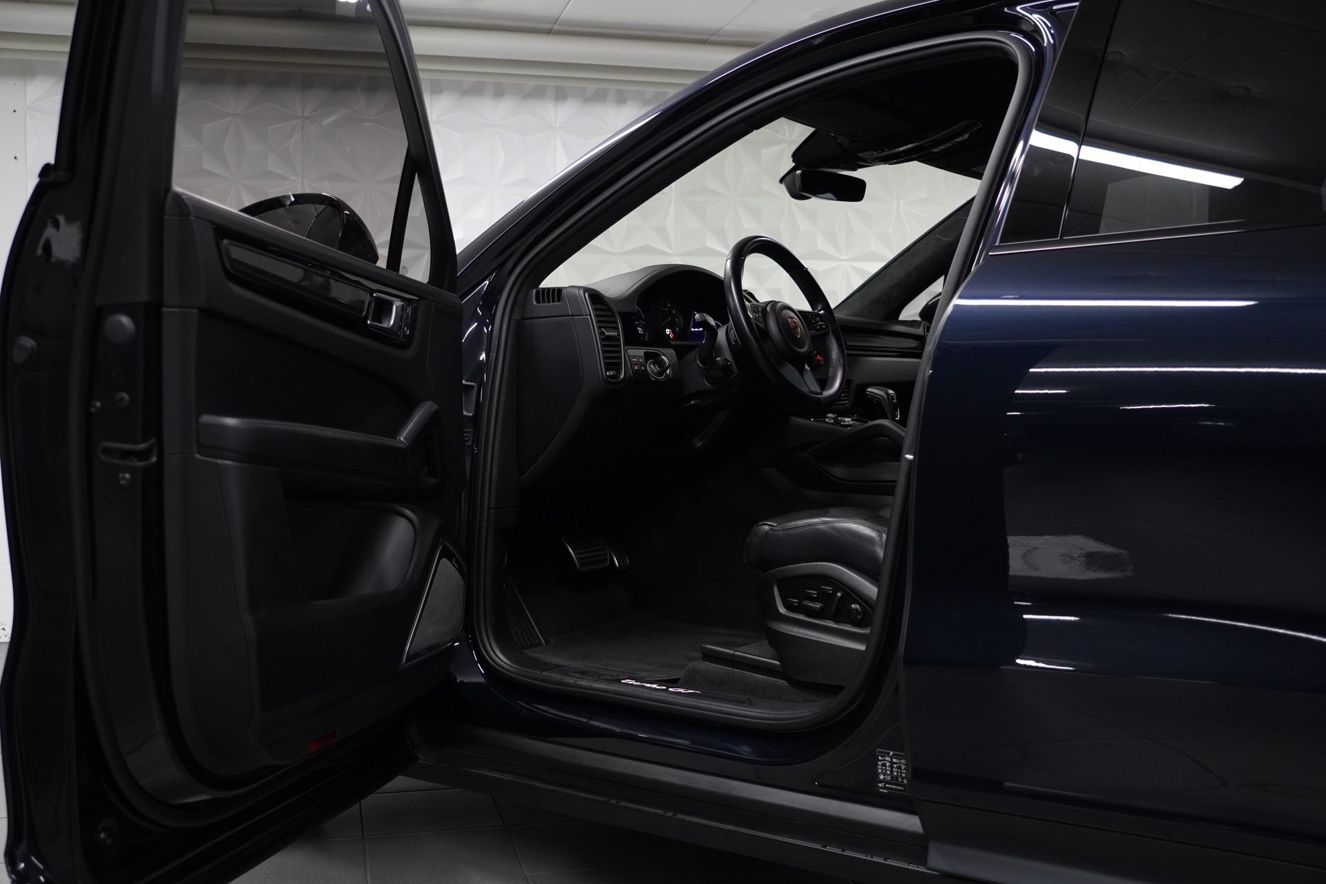 PORSCHE Cayenne Turbo GT-image-23