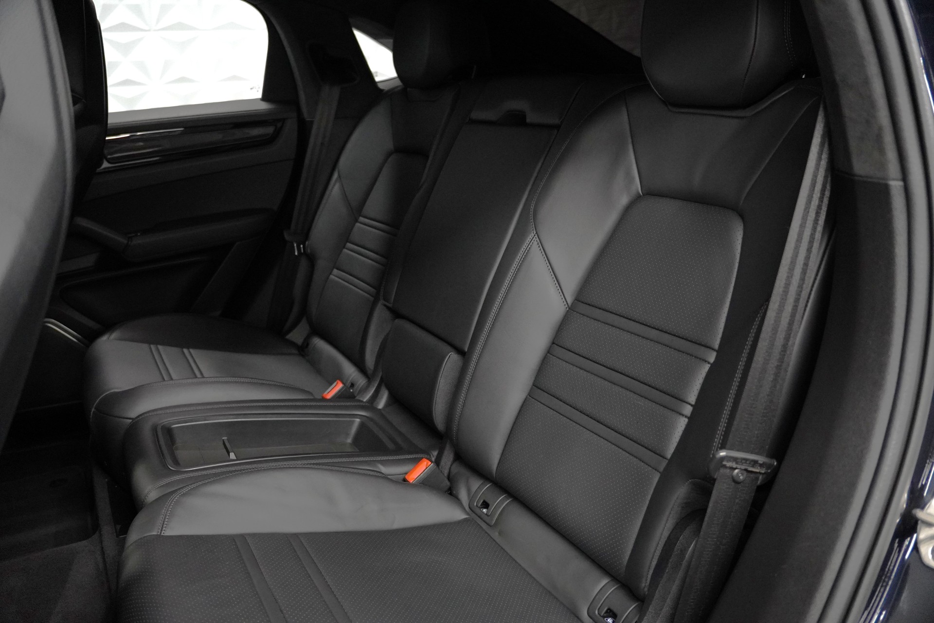 PORSCHE Cayenne Turbo GT-image-24