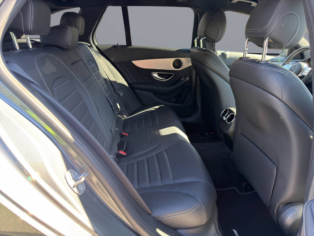 MERCEDES-BENZ C 220 d AMG Line 4matic Kombi-image-15