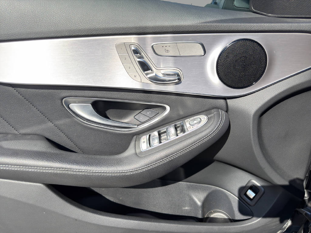 MERCEDES-BENZ C 220 d AMG Line 4matic Kombi-image-13