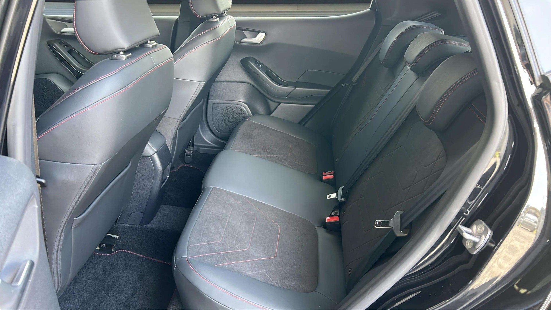 FORD Fiesta 1.0 SCTi MHEV ST Line X Automat 125PS-image-12