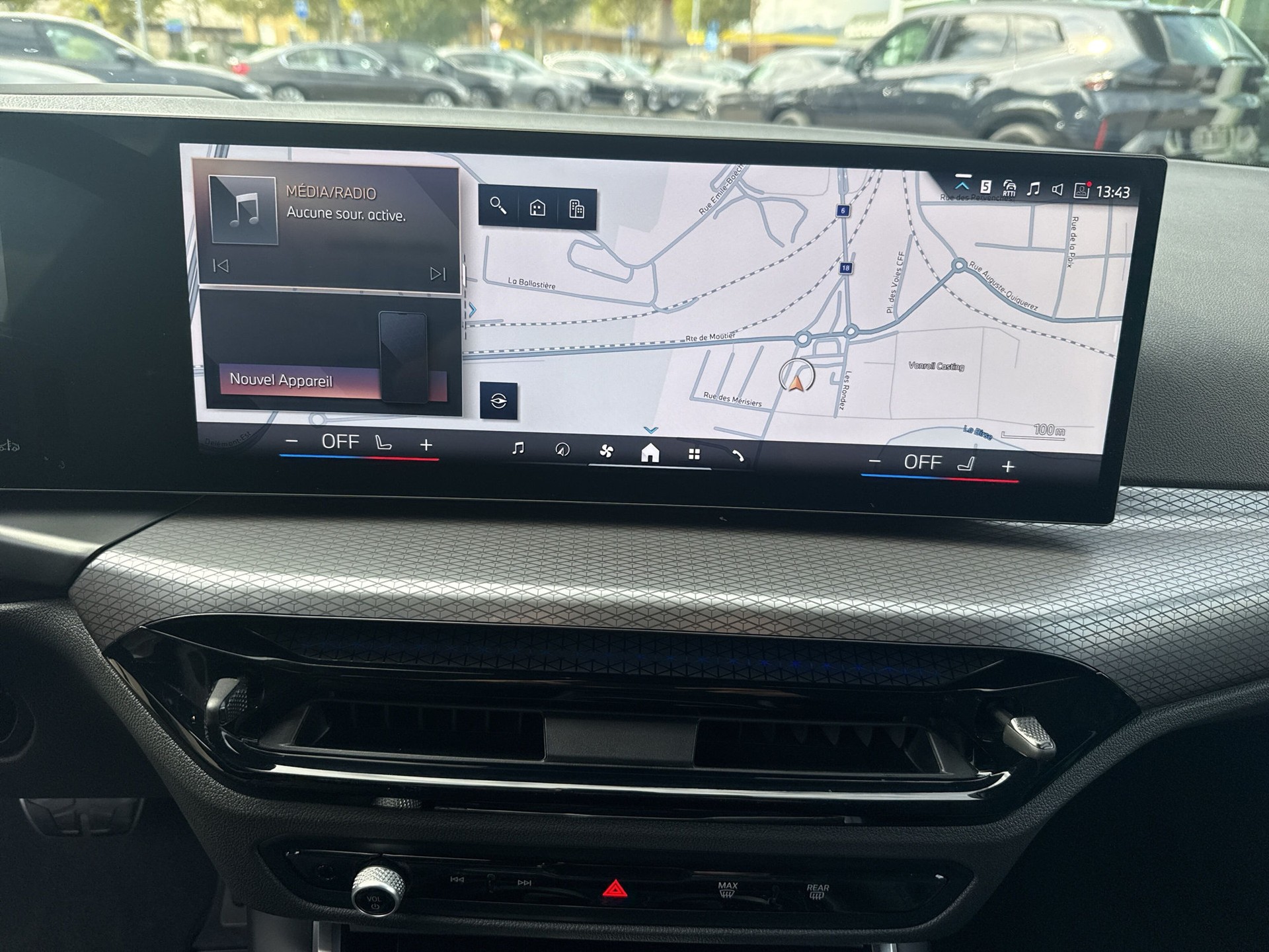BMW 320d xDrive 48V Touring Steptronic M Sport-image-10