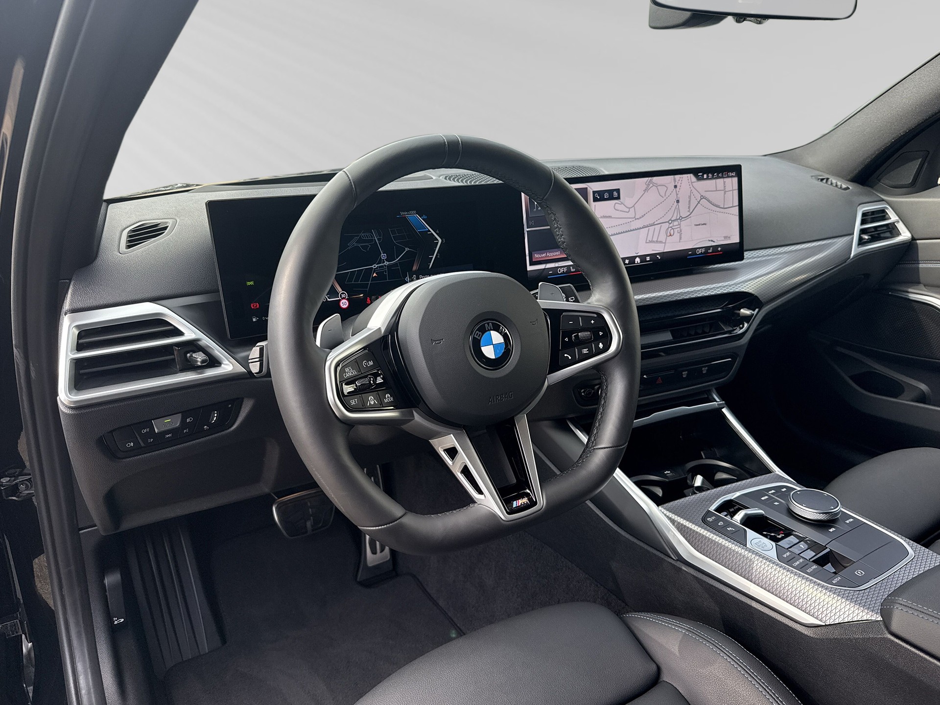 BMW 320d xDrive 48V Touring Steptronic M Sport-image-3
