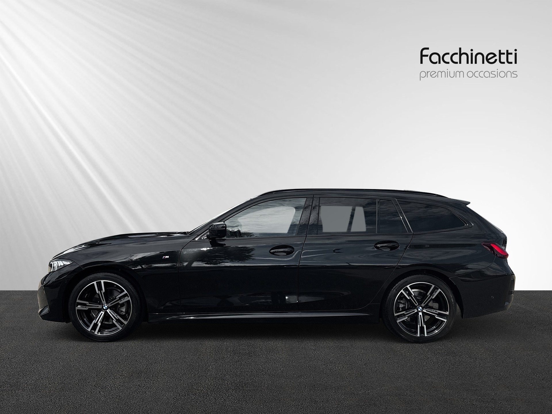 BMW 320d xDrive 48V Touring Steptronic M Sport-image-1
