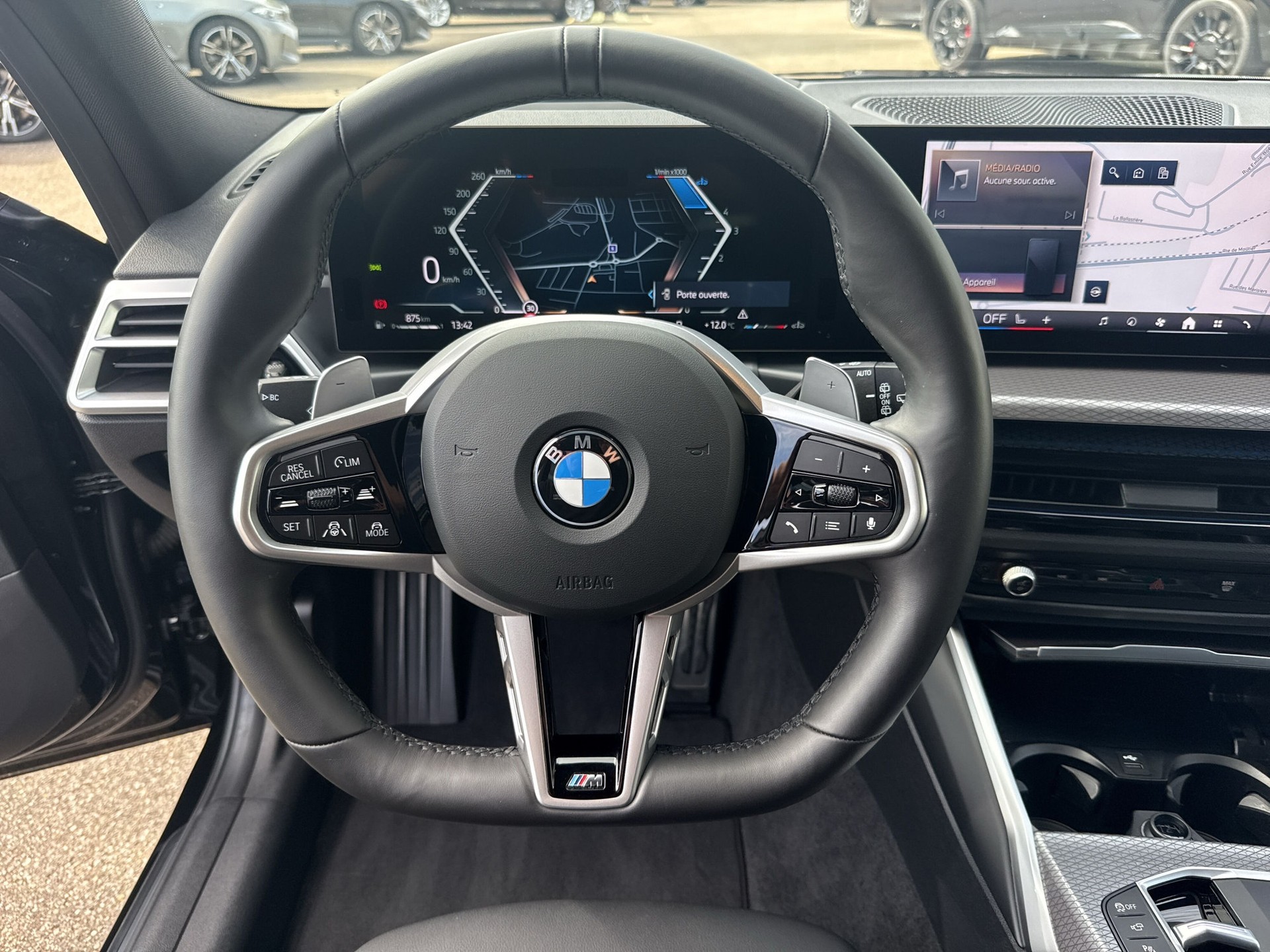 BMW 320d xDrive 48V Touring Steptronic M Sport-image-11