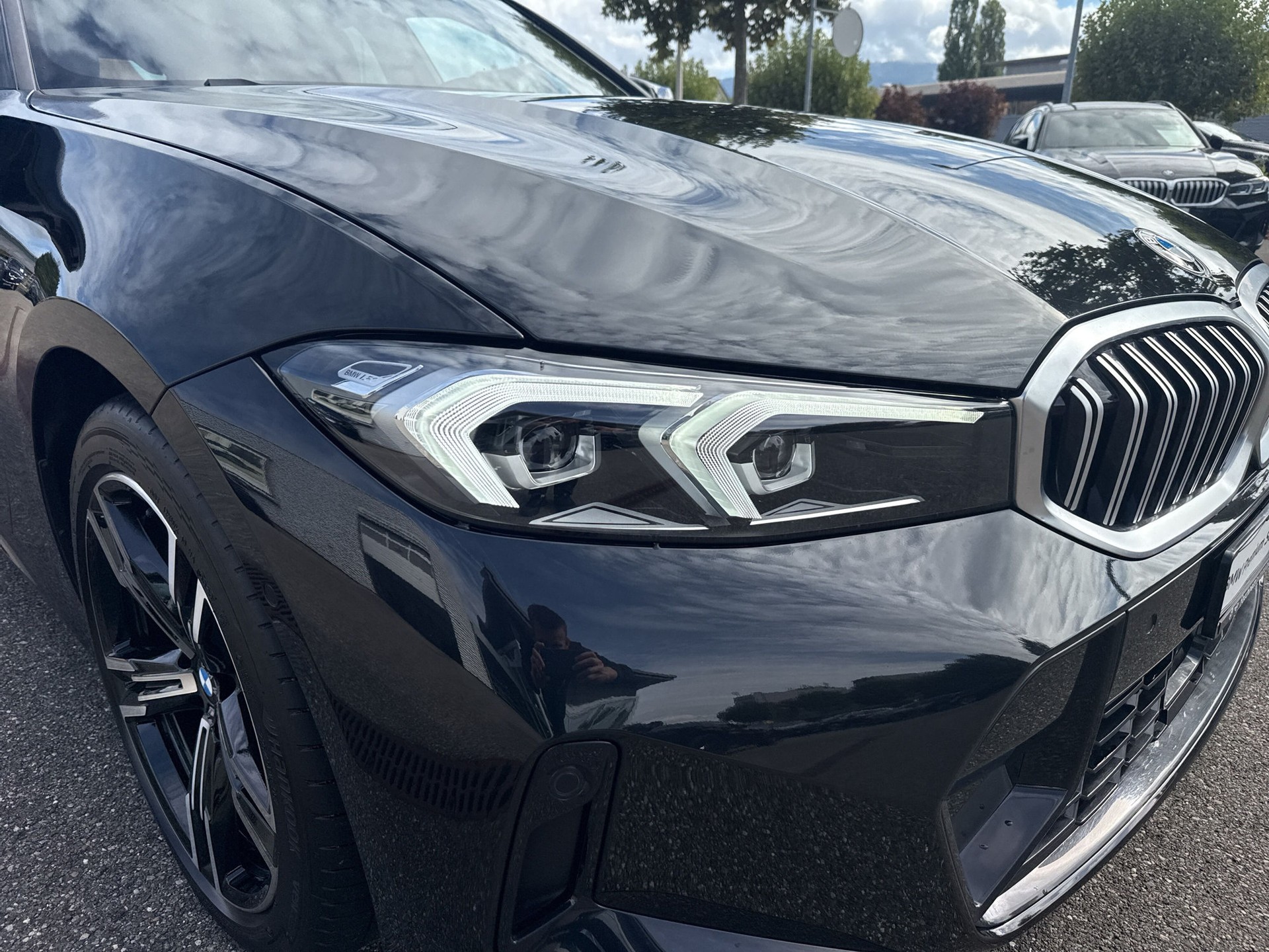 BMW 320d xDrive 48V Touring Steptronic M Sport-image-17